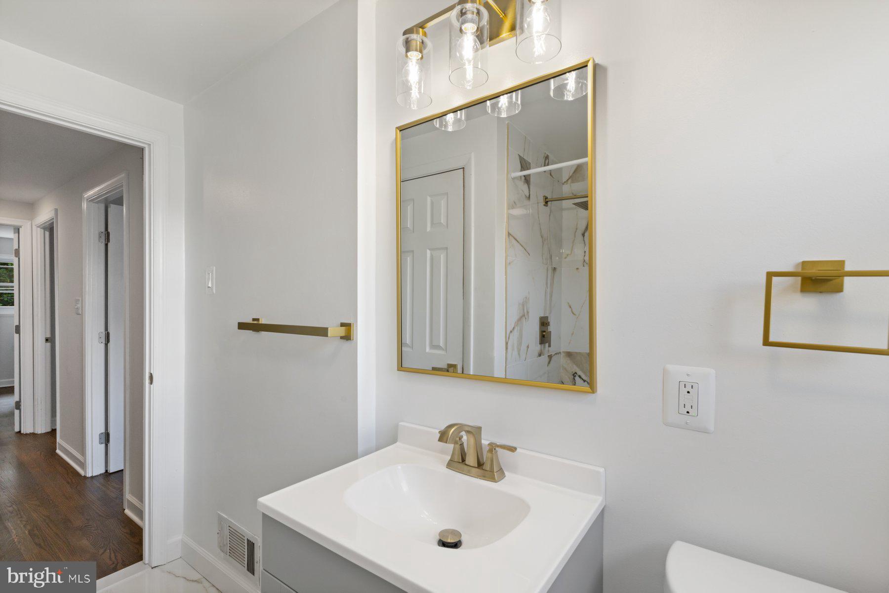 INGLESIDE PARK - Residential