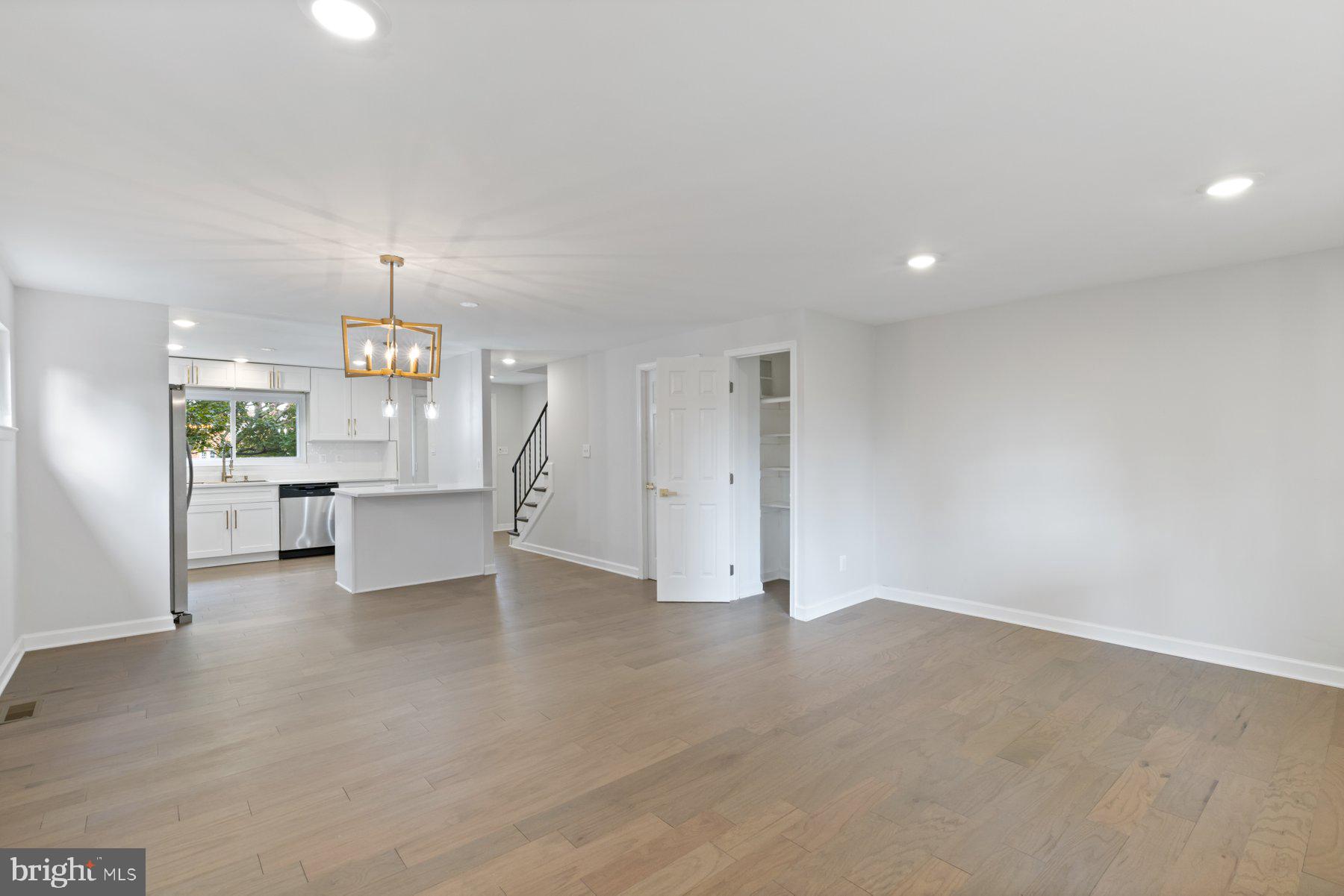 INGLESIDE PARK - Residential