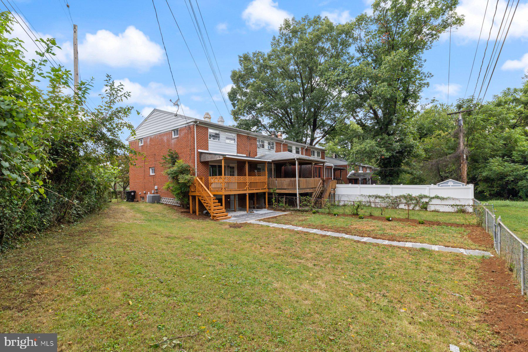 INGLESIDE PARK - Residential