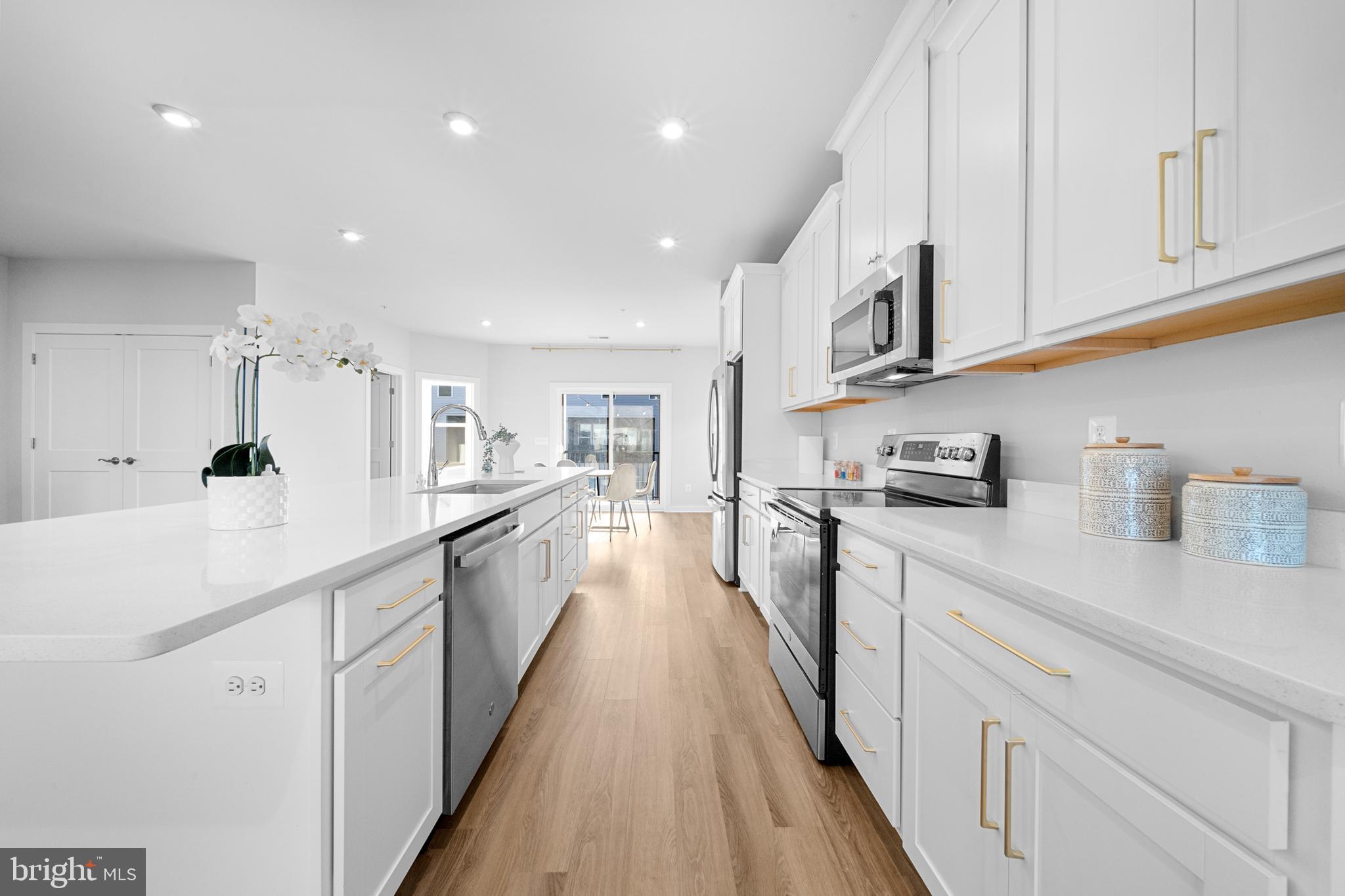 ASHBURN STATION - Residential