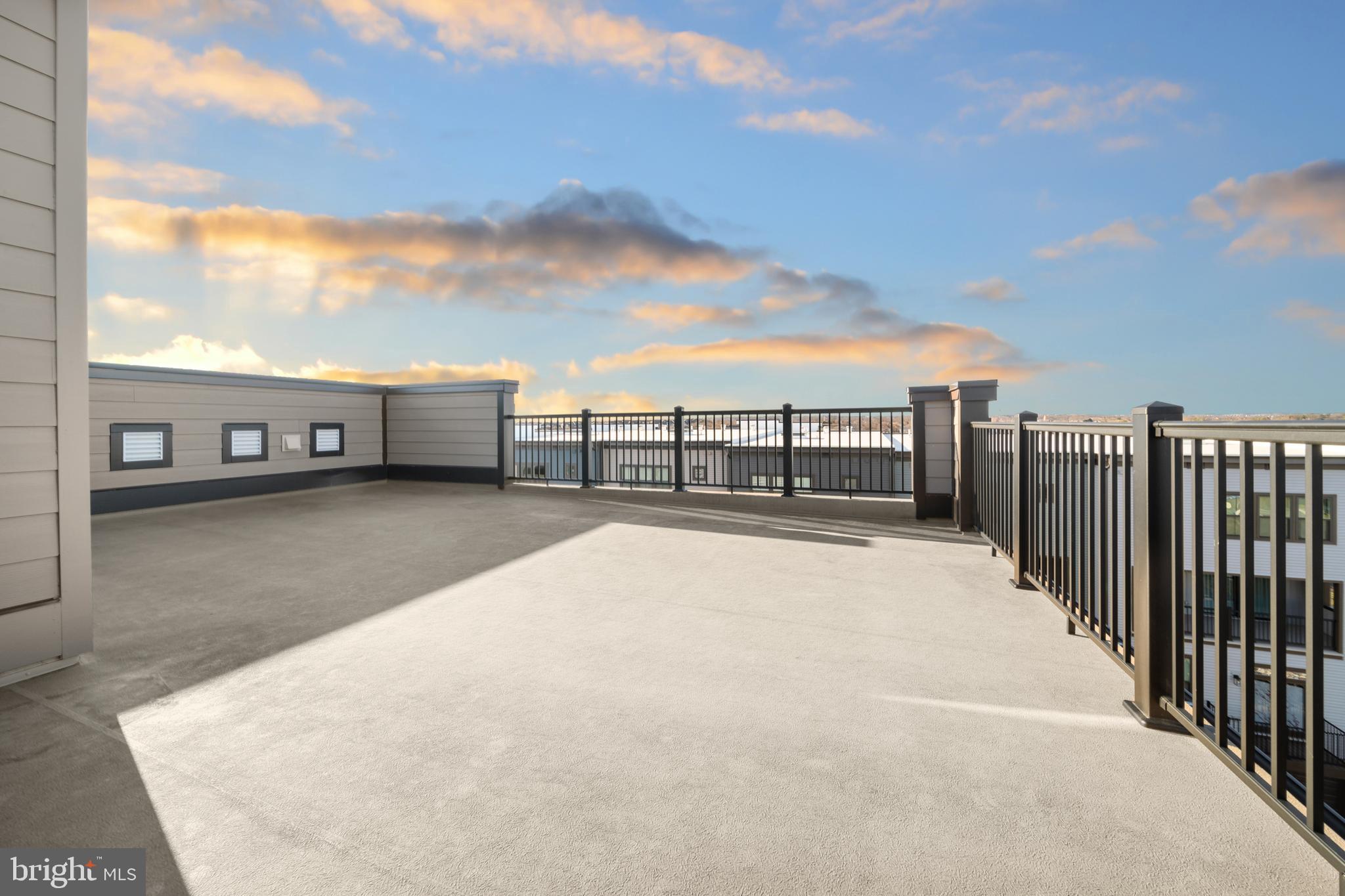 ASHBURN STATION - Residential