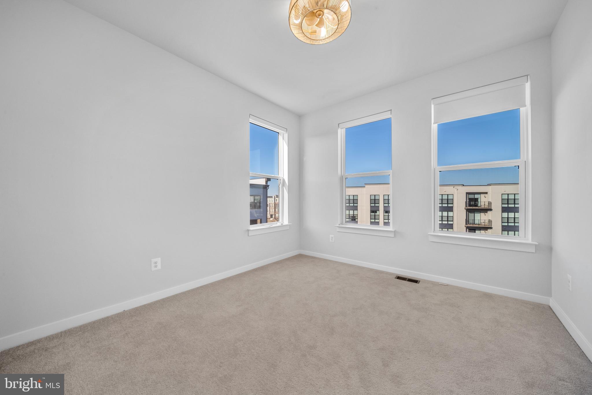 ASHBURN STATION - Residential