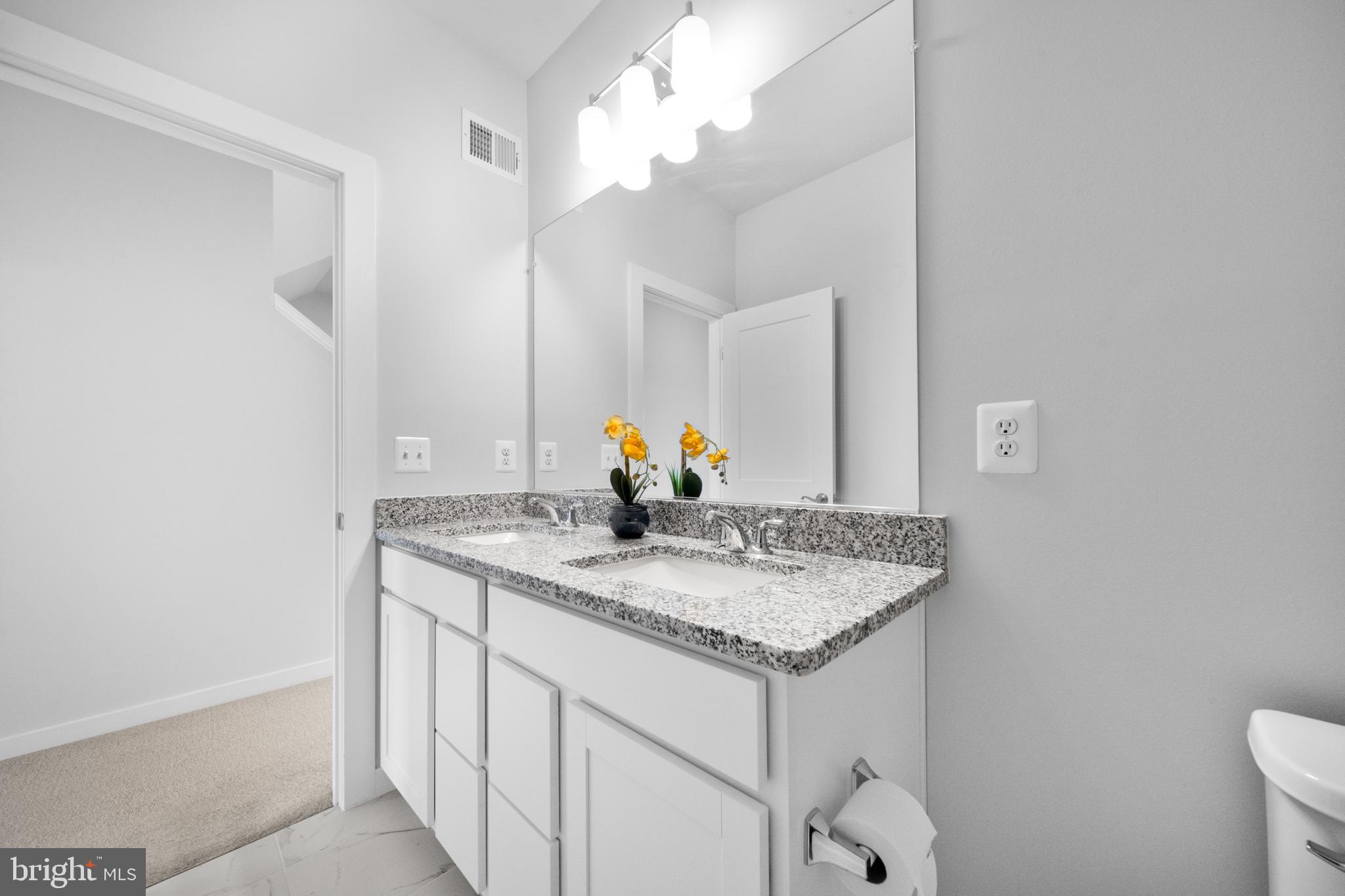 ASHBURN STATION - Residential