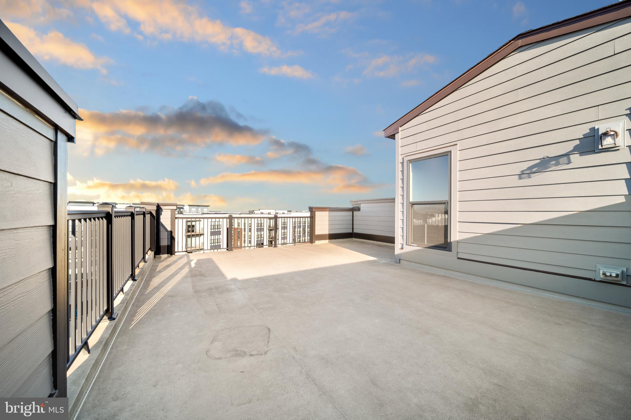 ASHBURN STATION - Residential