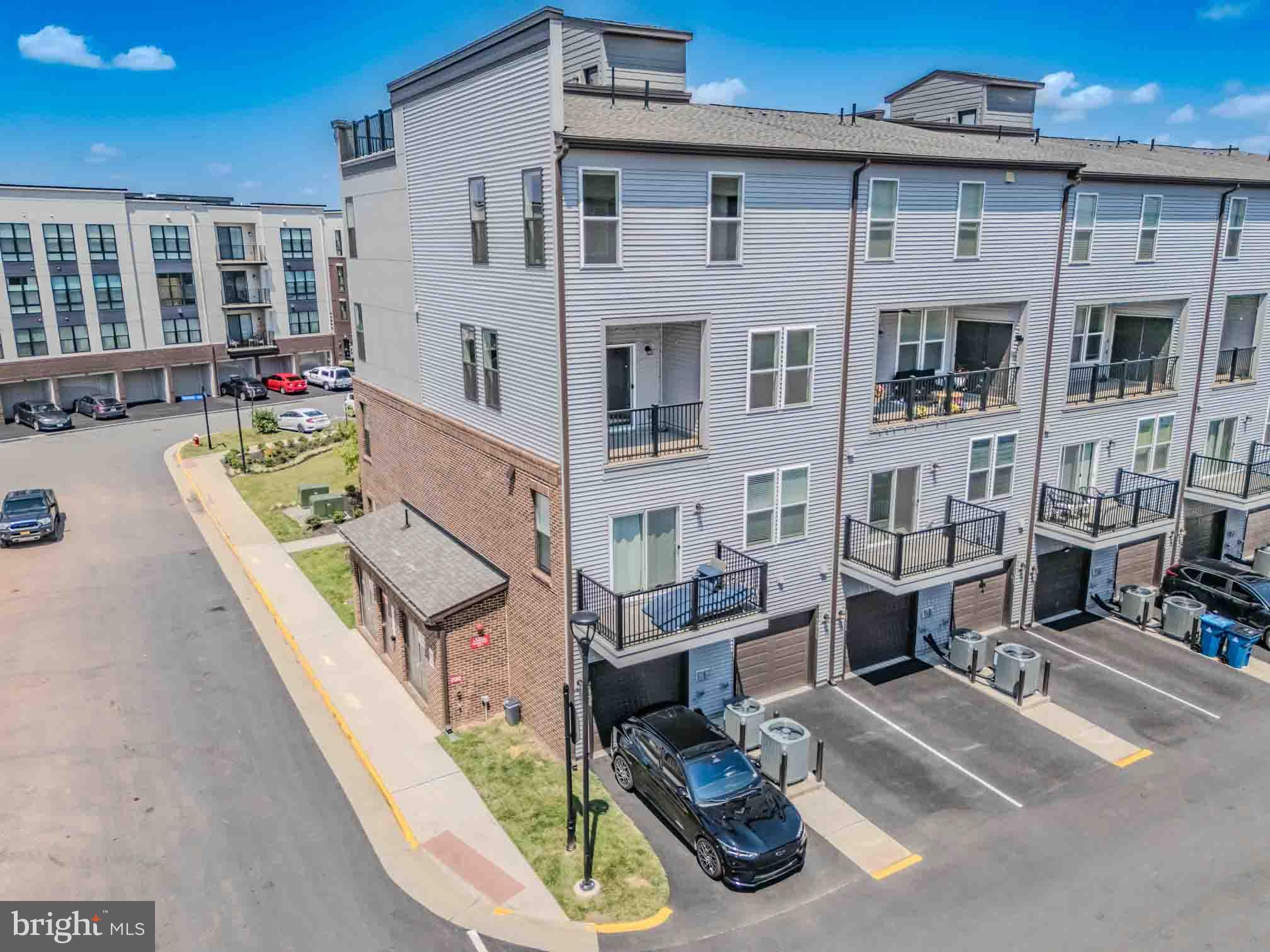 ASHBURN STATION - Residential