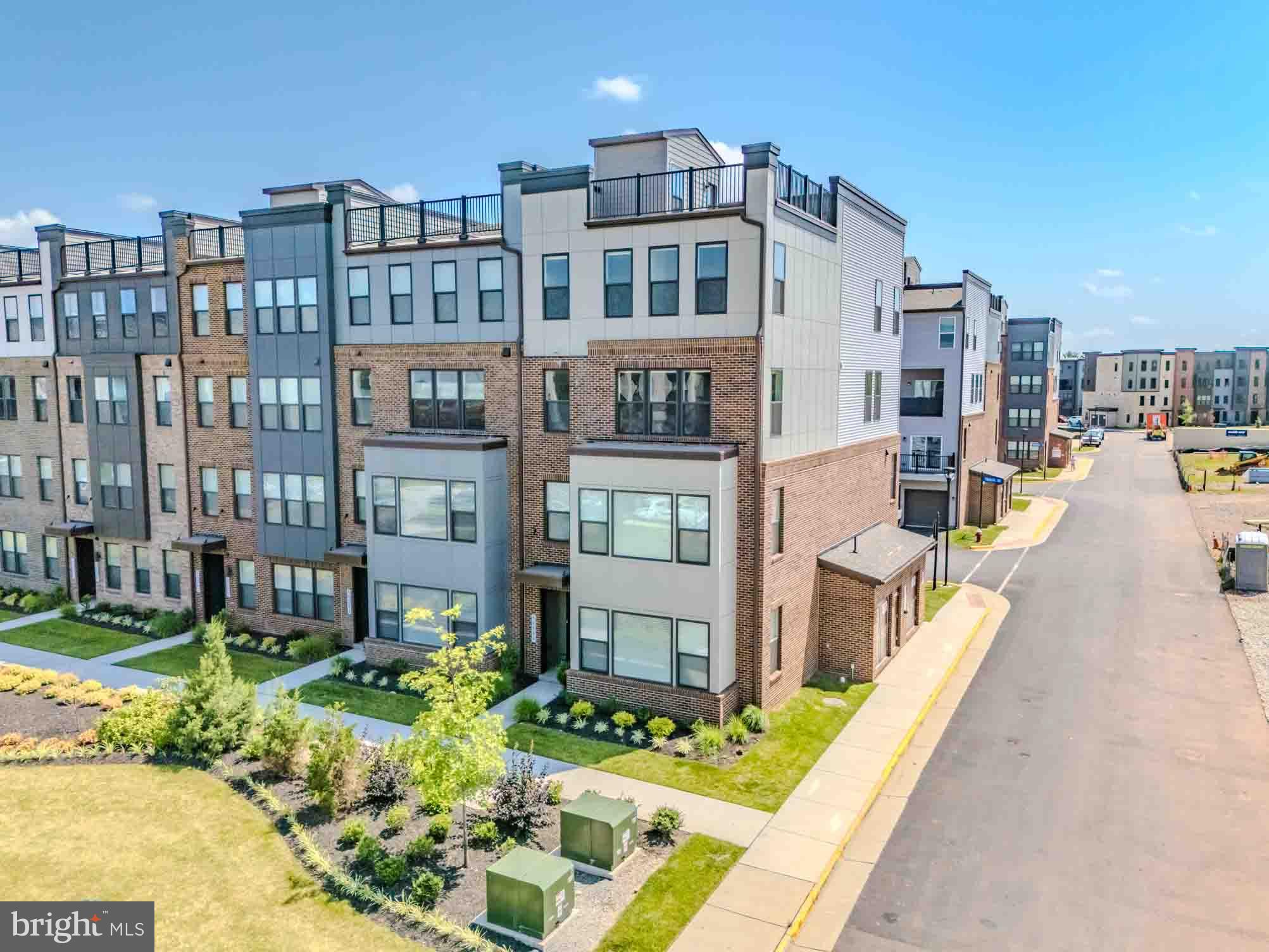 ASHBURN STATION - Residential