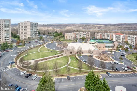 19375 Cypress Ridge Terrace Unit 1109, Leesburg, VA MLS: VALO2091280