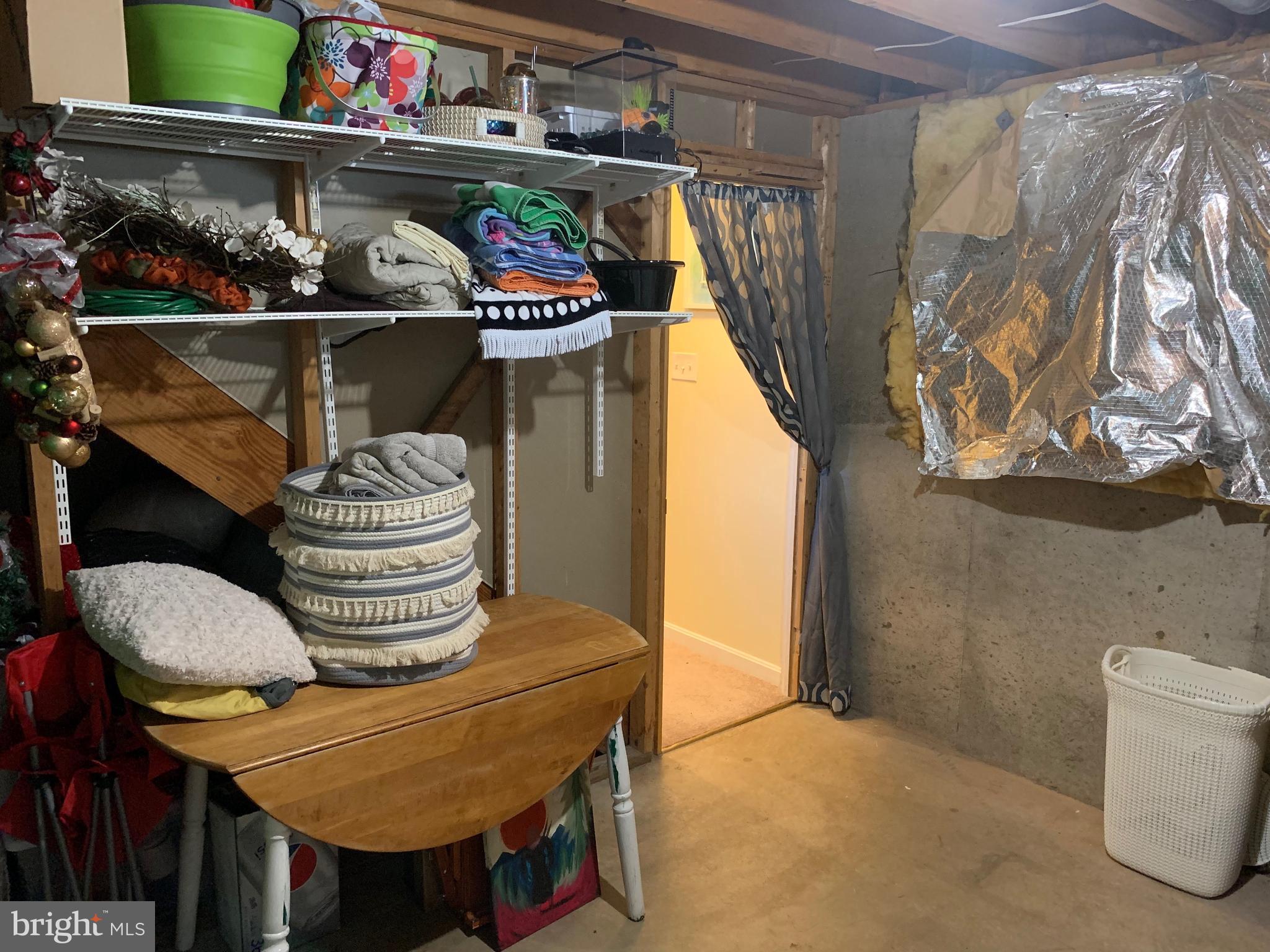 PLEASANT VALLEY - Residential Lease