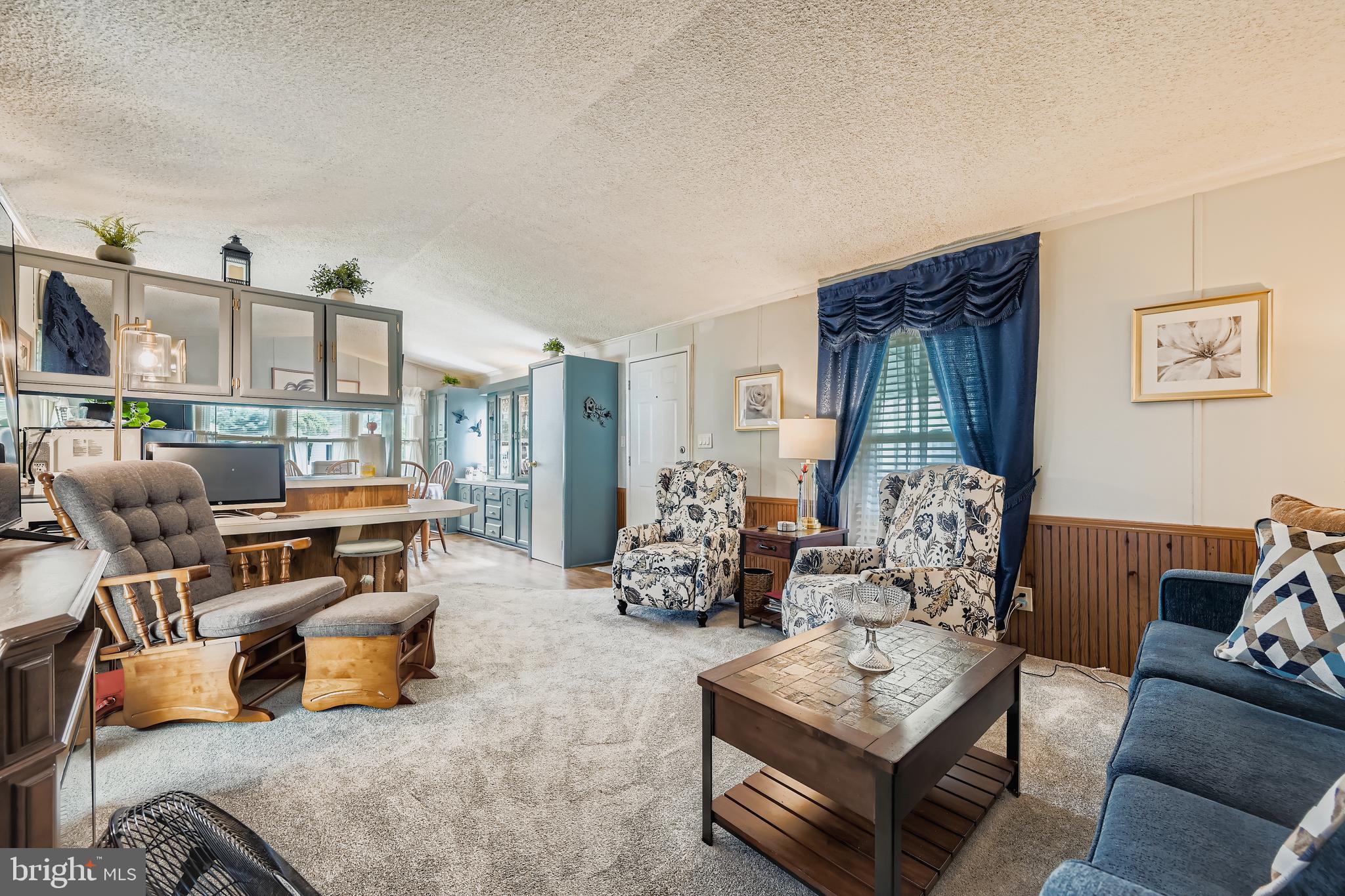 141 COWHIDE CIRCLE
