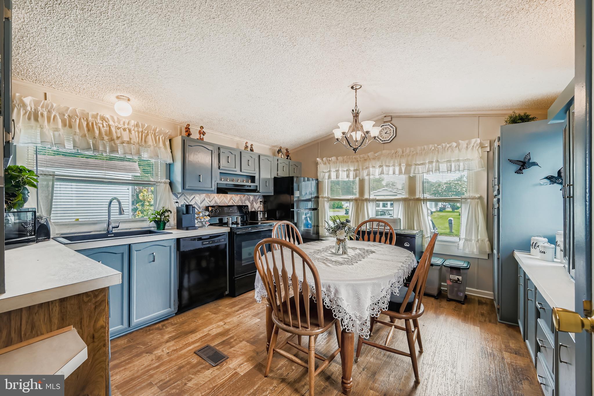 WILLIAMS ESTATES - Residential