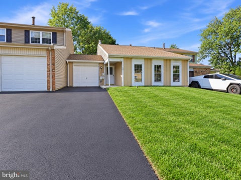 Townhouse For Sale - 147 Commonwealth Drive<br/> NEWTOWN, PA 18940