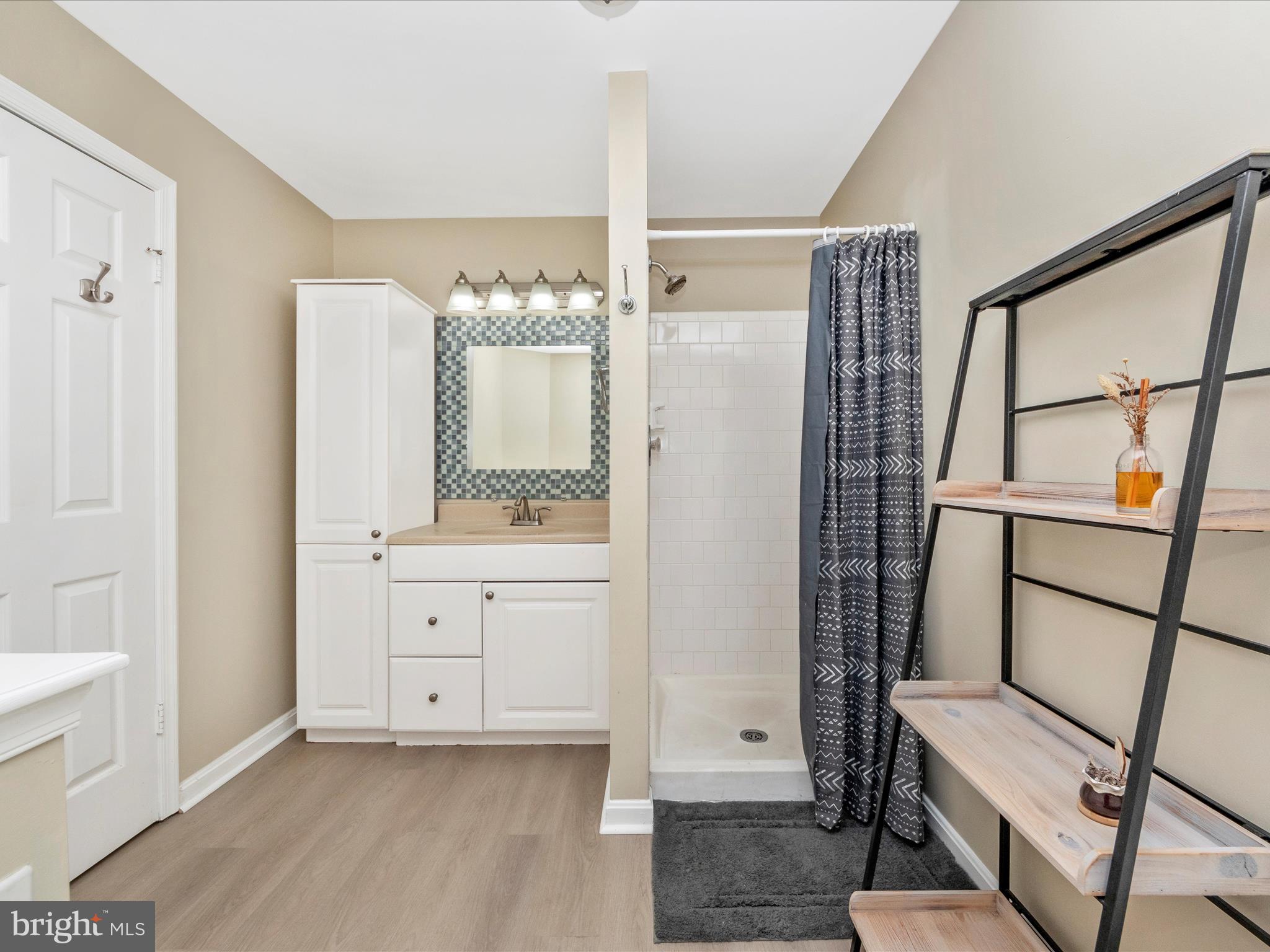 RIVERCHASE CONDOS - Residential