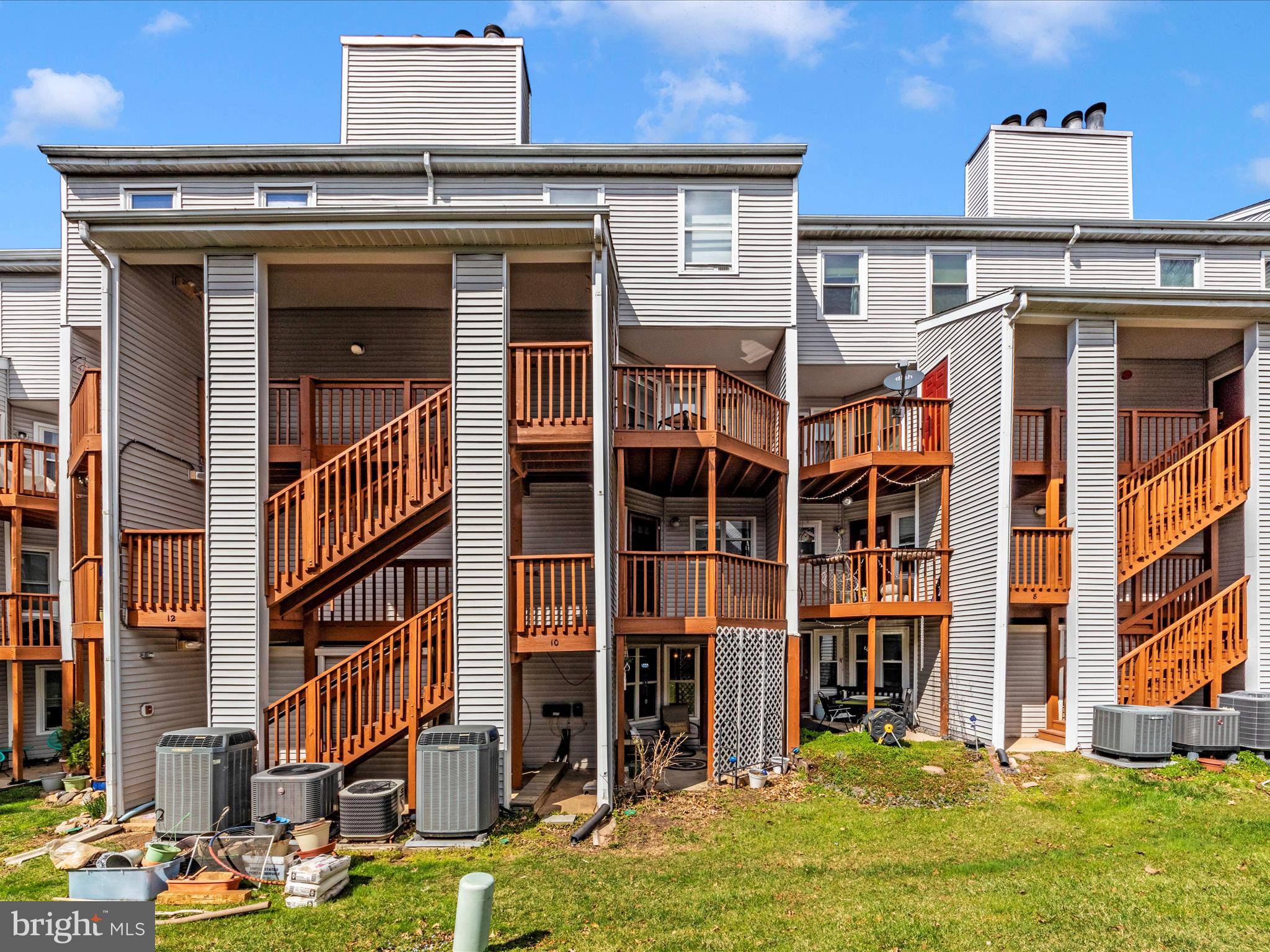 RIVERCHASE CONDOS - Residential