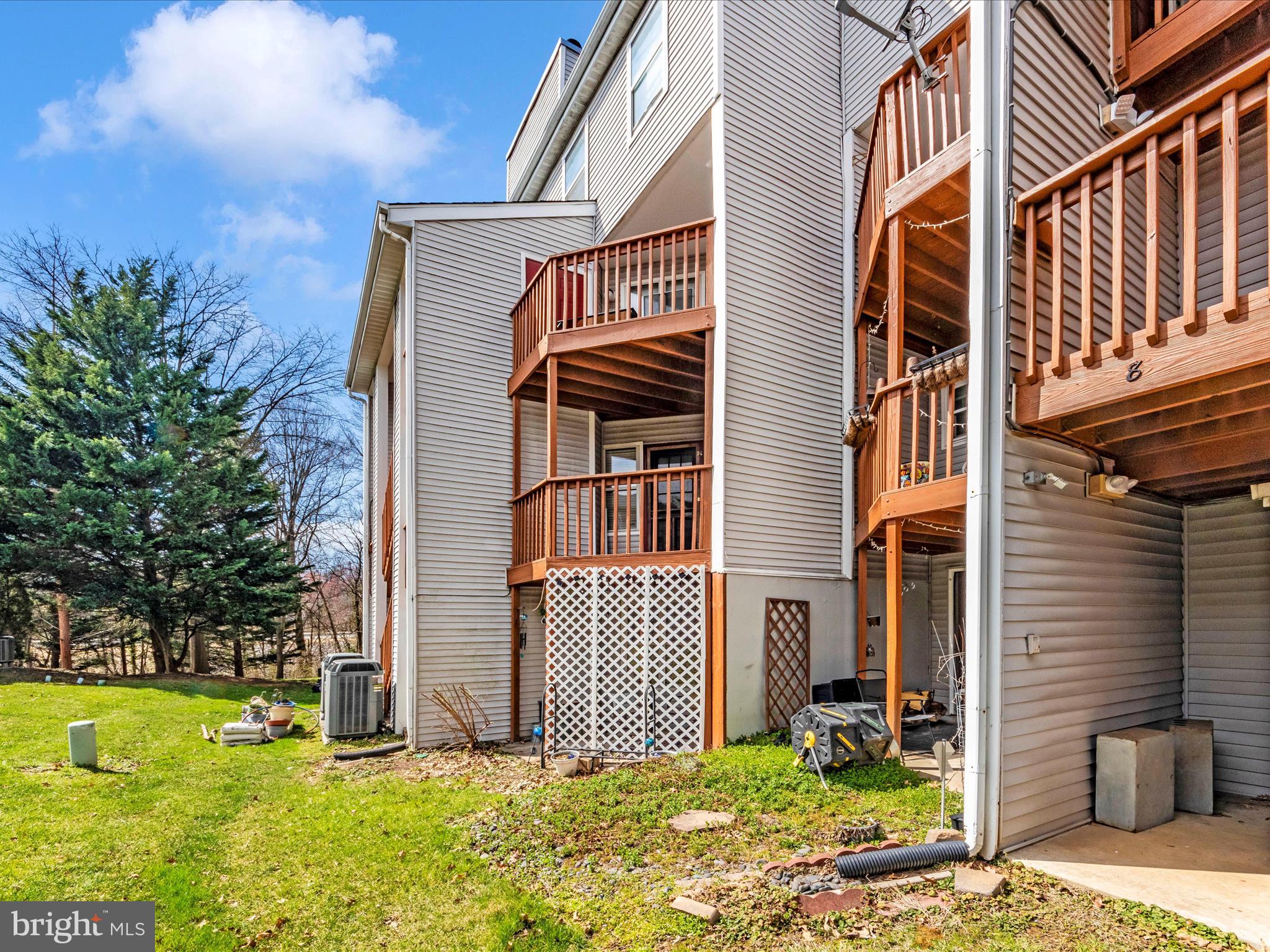 RIVERCHASE CONDOS - Residential