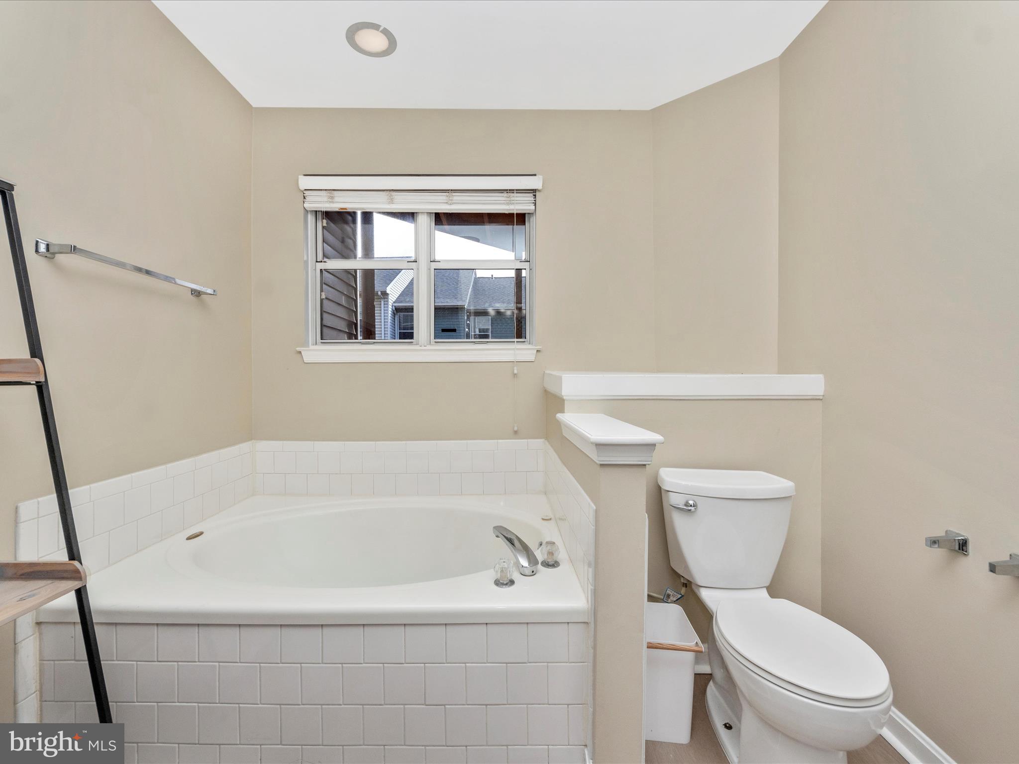 RIVERCHASE CONDOS - Residential