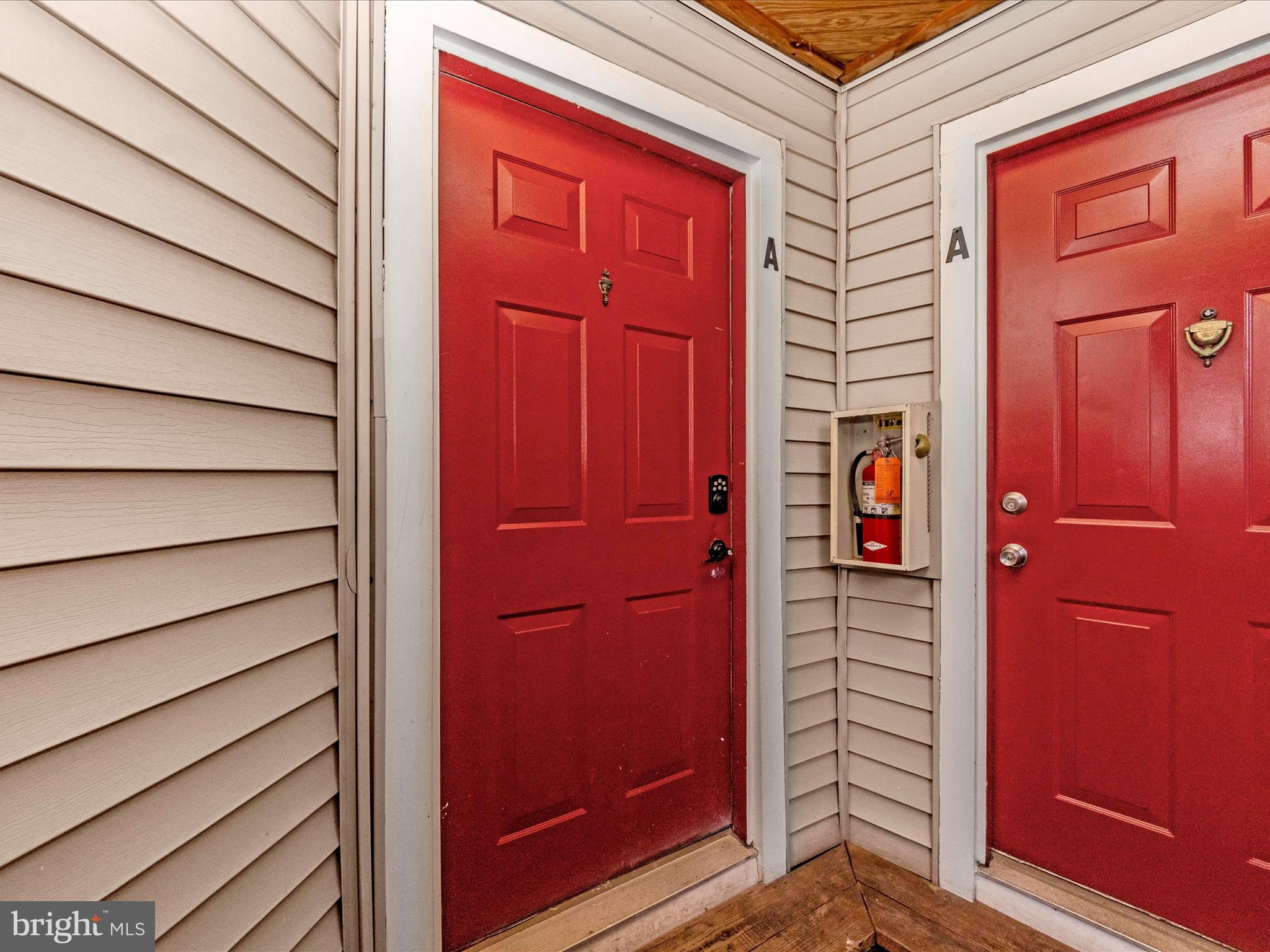 RIVERCHASE CONDOS - Residential