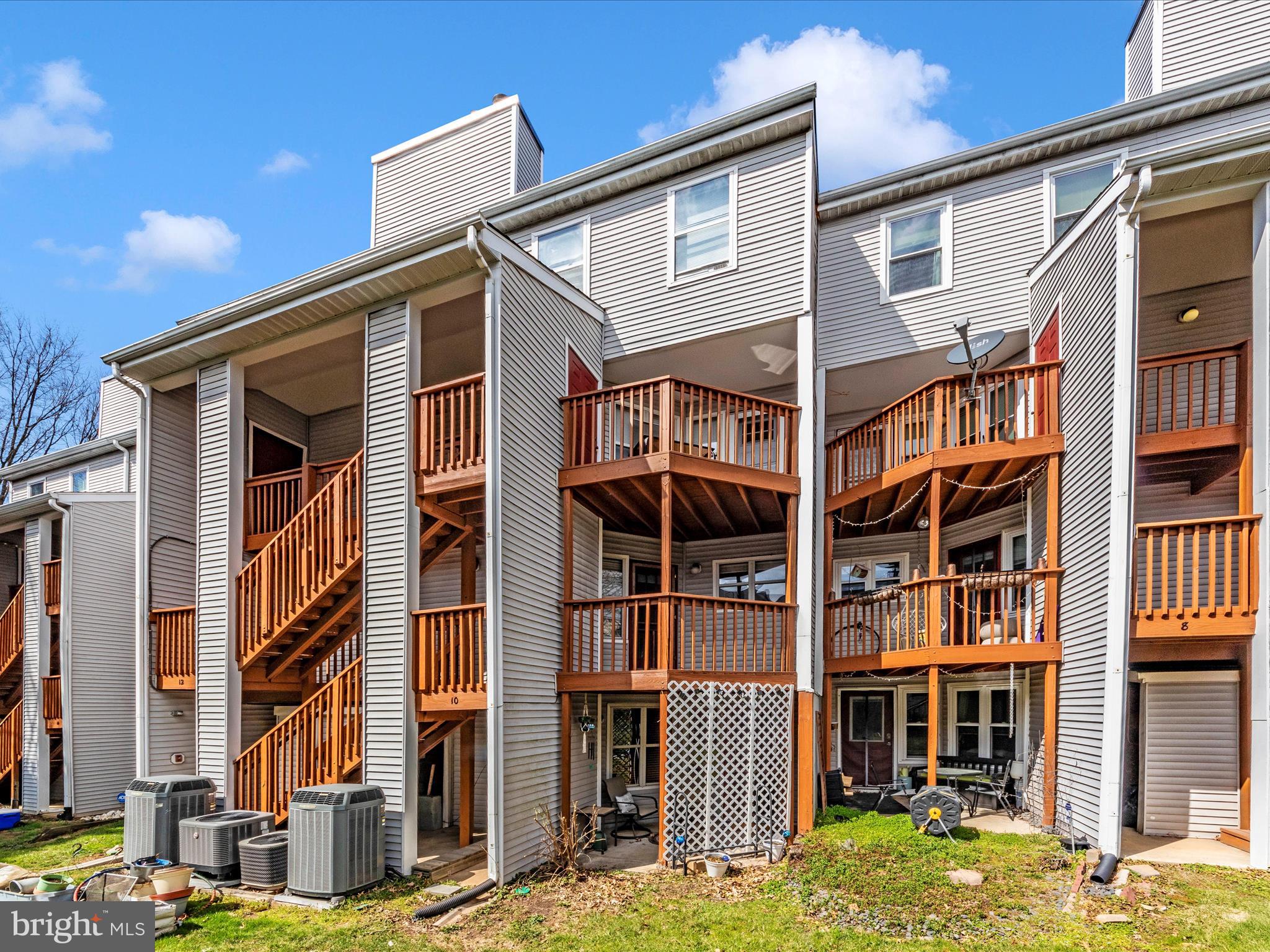 RIVERCHASE CONDOS - Residential