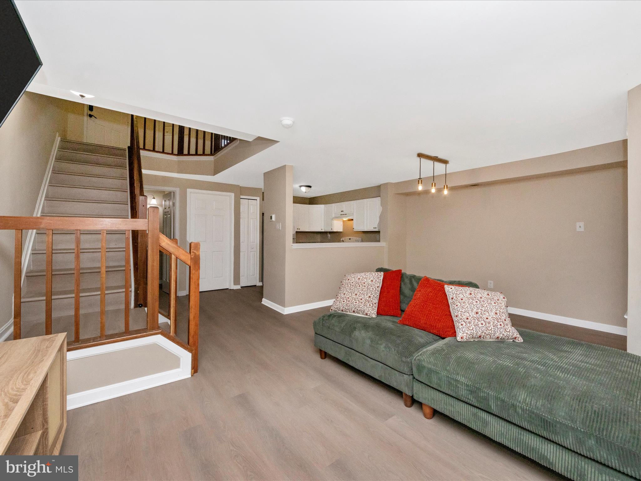 RIVERCHASE CONDOS - Residential