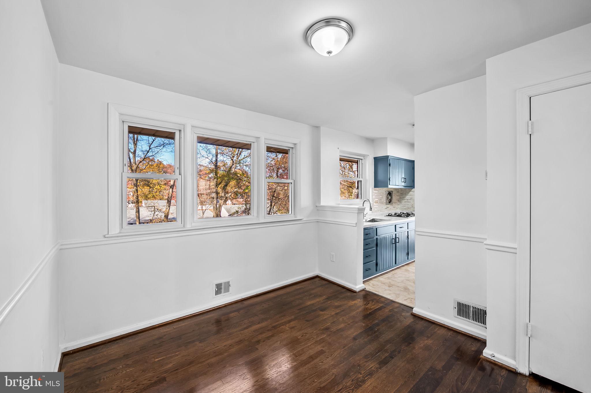 NEW CARROLLTON - Residential