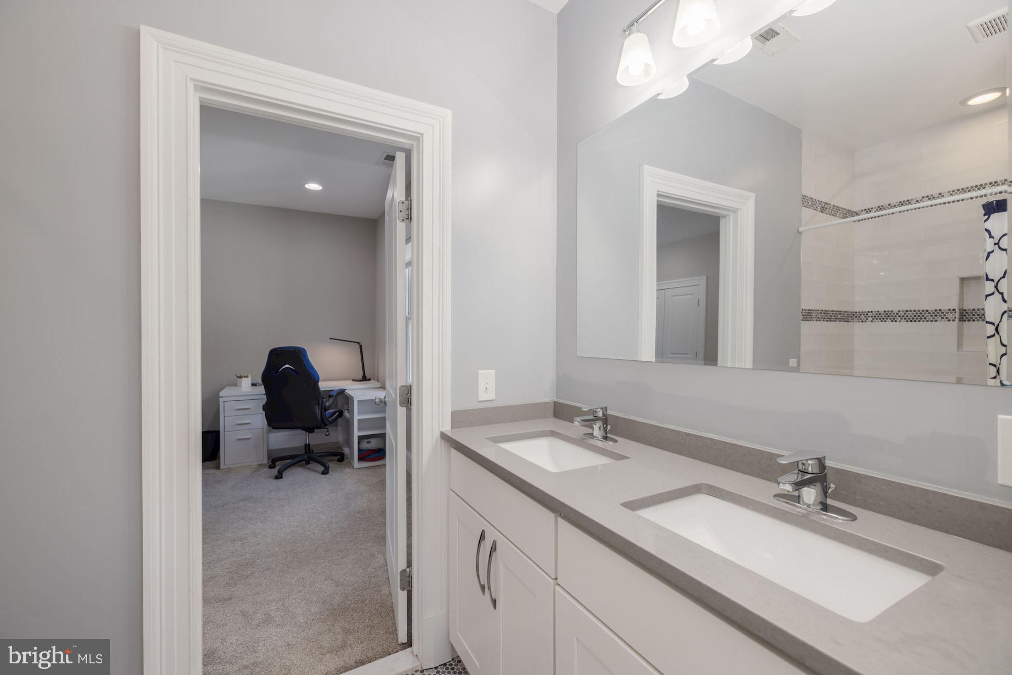 GEORGETOWN VILLAGE - Residential