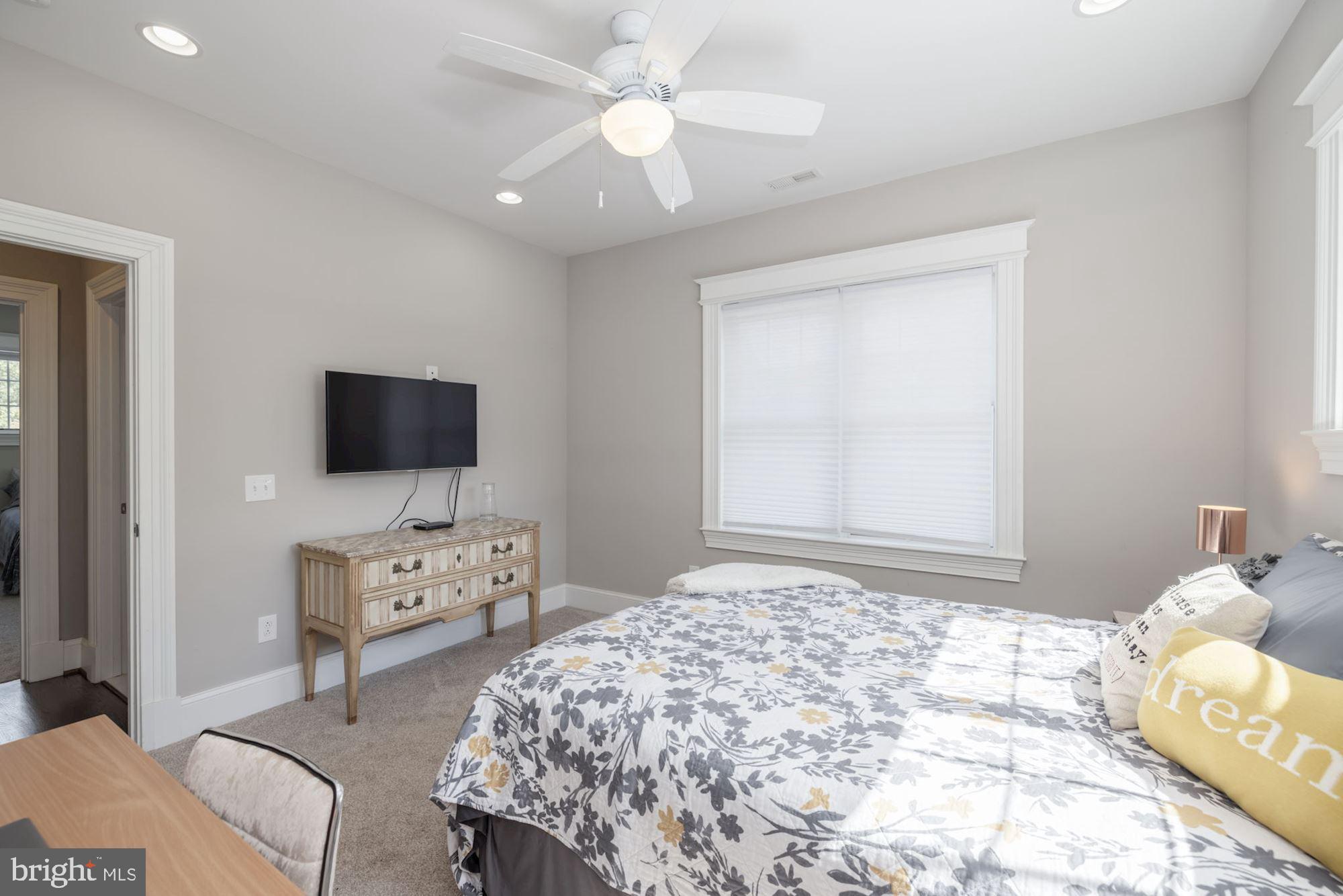 GEORGETOWN VILLAGE - Residential