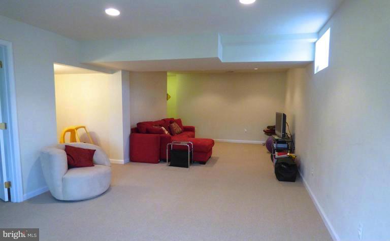 ACADEMY HILLS - Residential Lease