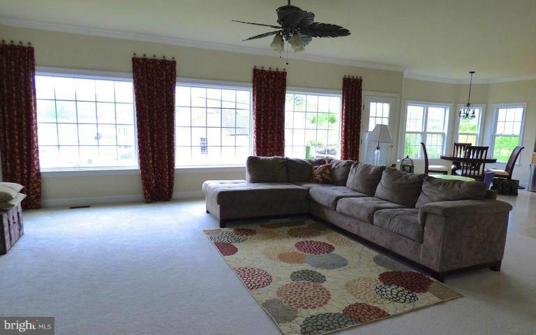 ACADEMY HILLS - Residential Lease