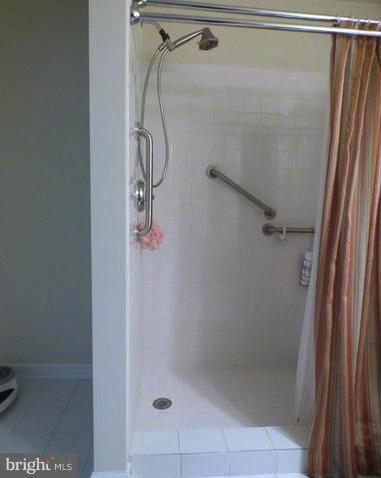 ACADEMY HILLS - Residential Lease