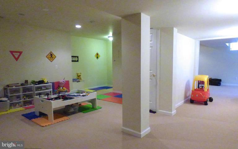 ACADEMY HILLS - Residential Lease