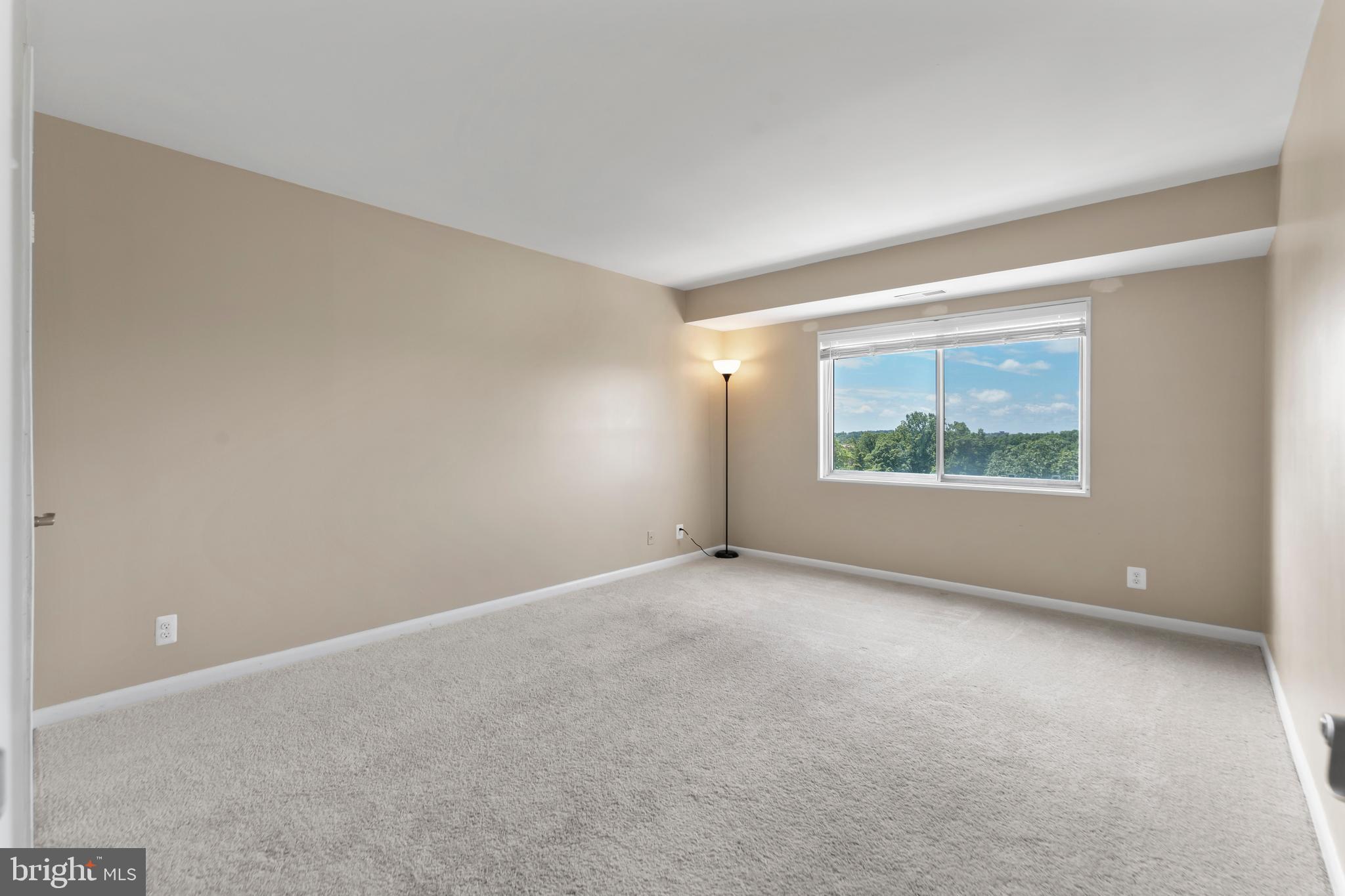 COLUMBIA TOWERS - Residential