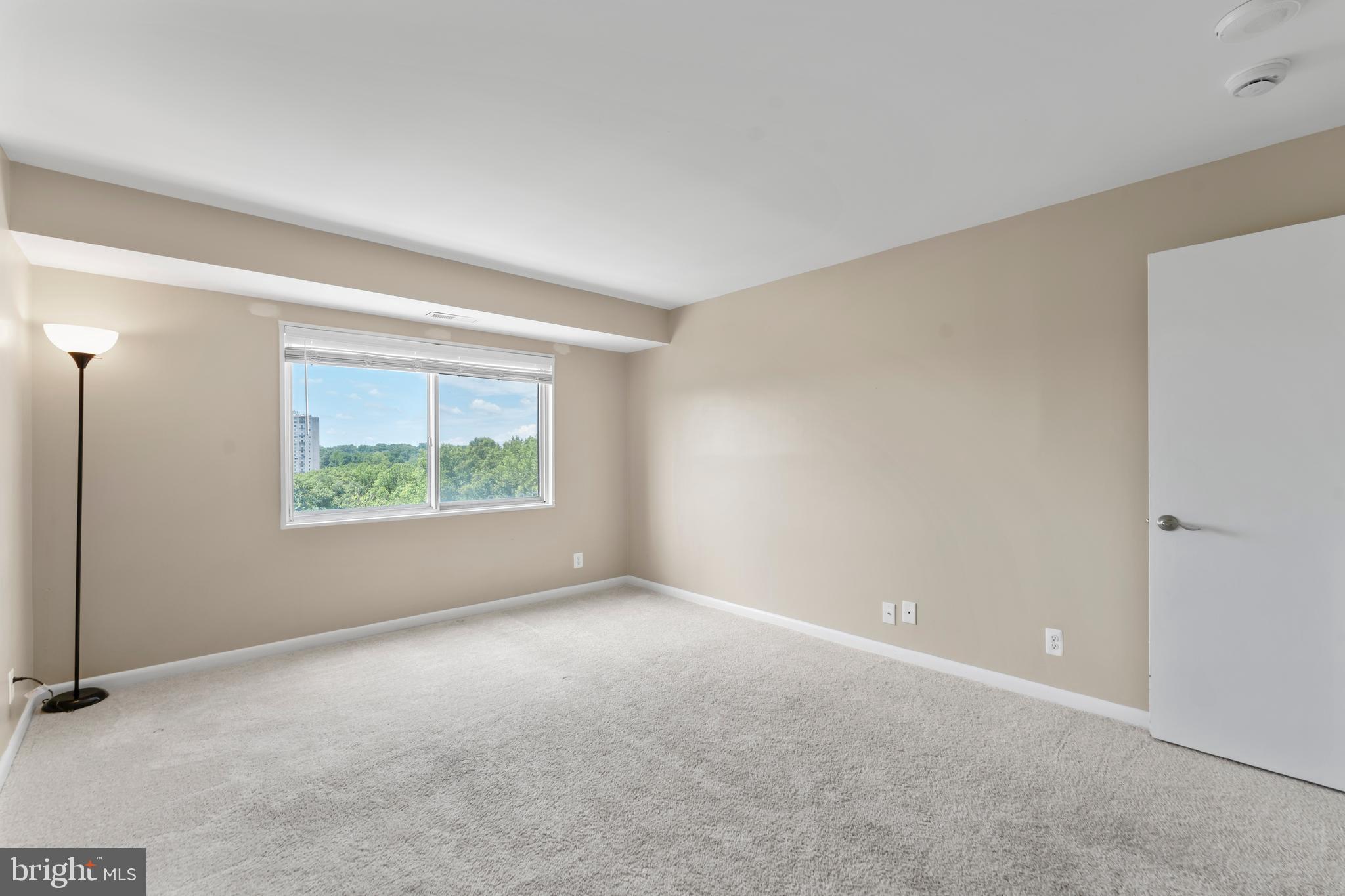 COLUMBIA TOWERS - Residential