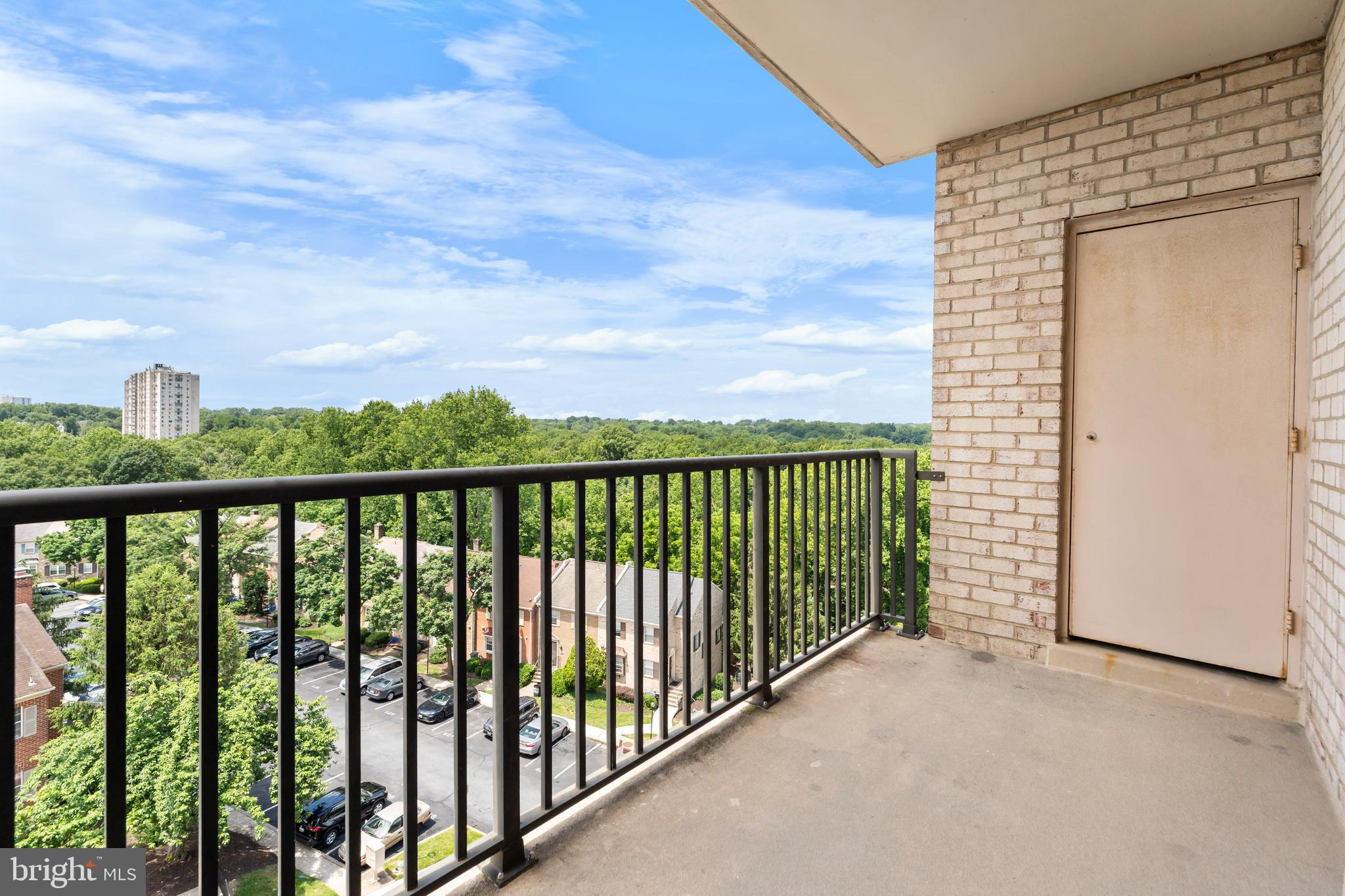 COLUMBIA TOWERS - Residential