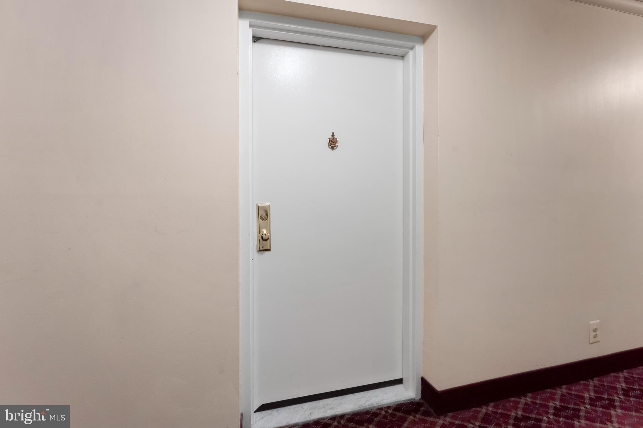 COLUMBIA TOWERS - Residential