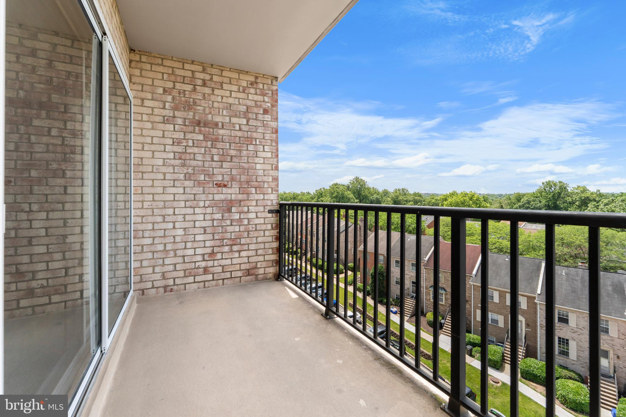 COLUMBIA TOWERS - Residential