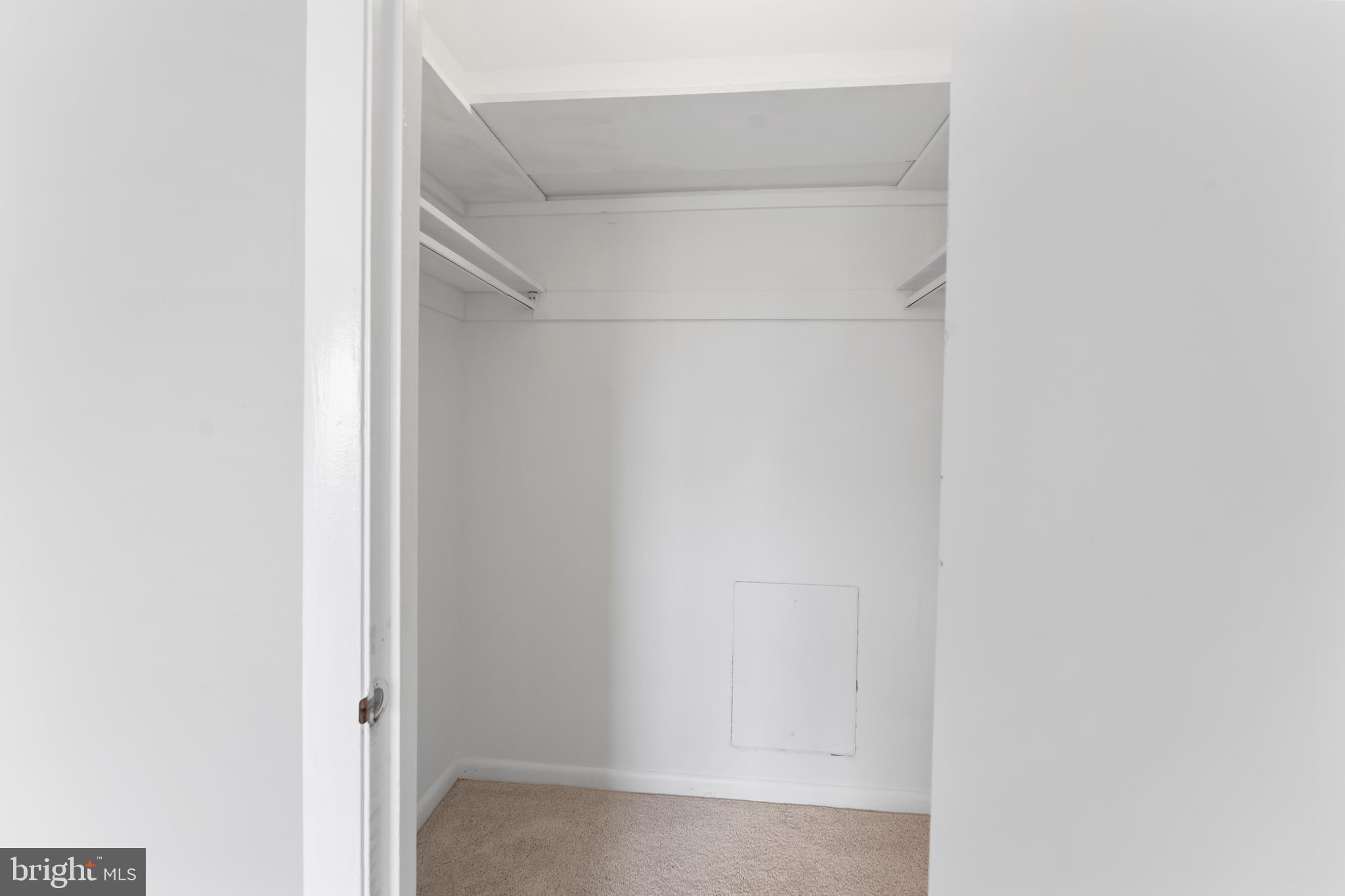 COLUMBIA TOWERS - Residential