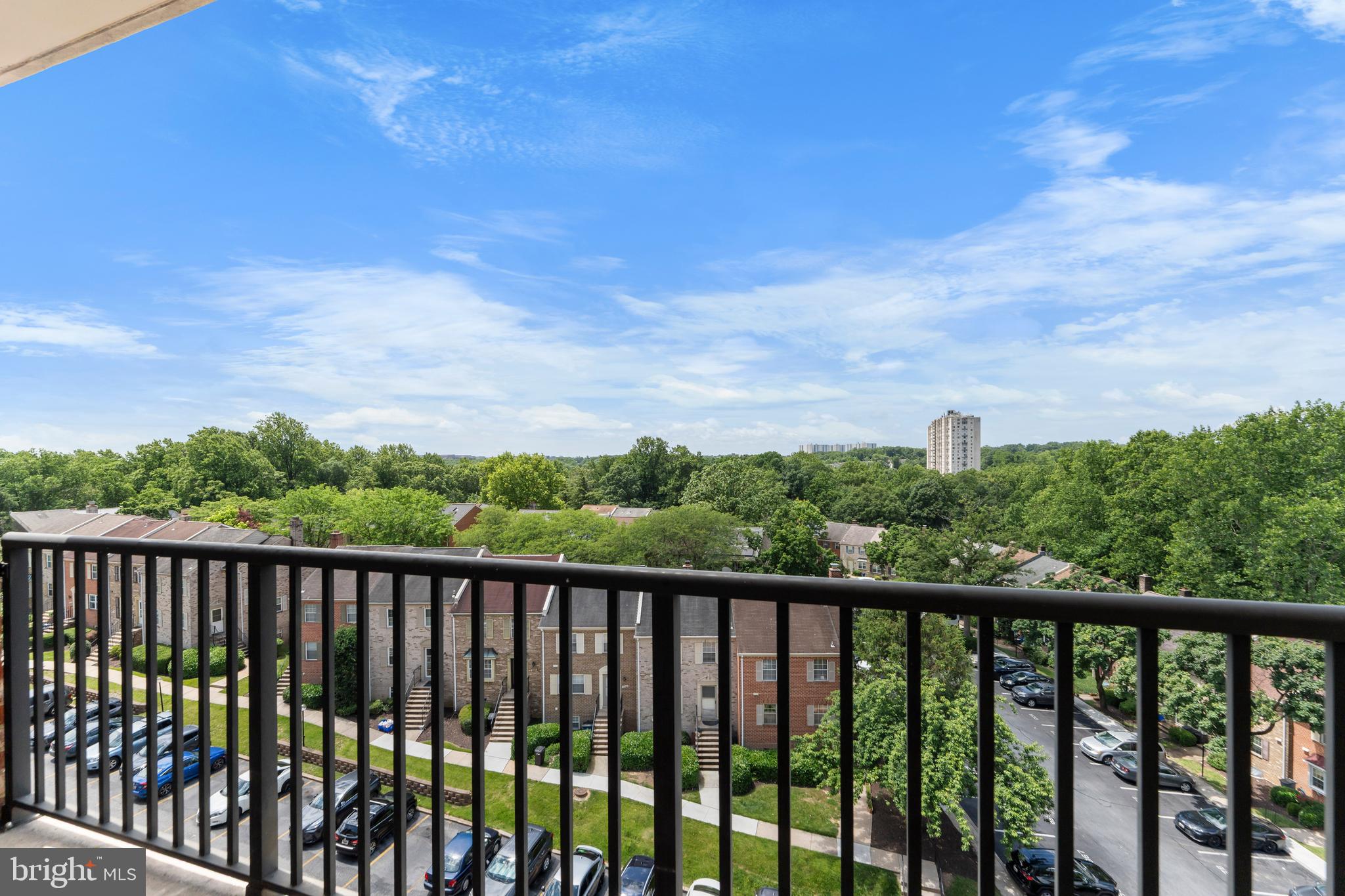 COLUMBIA TOWERS - Residential