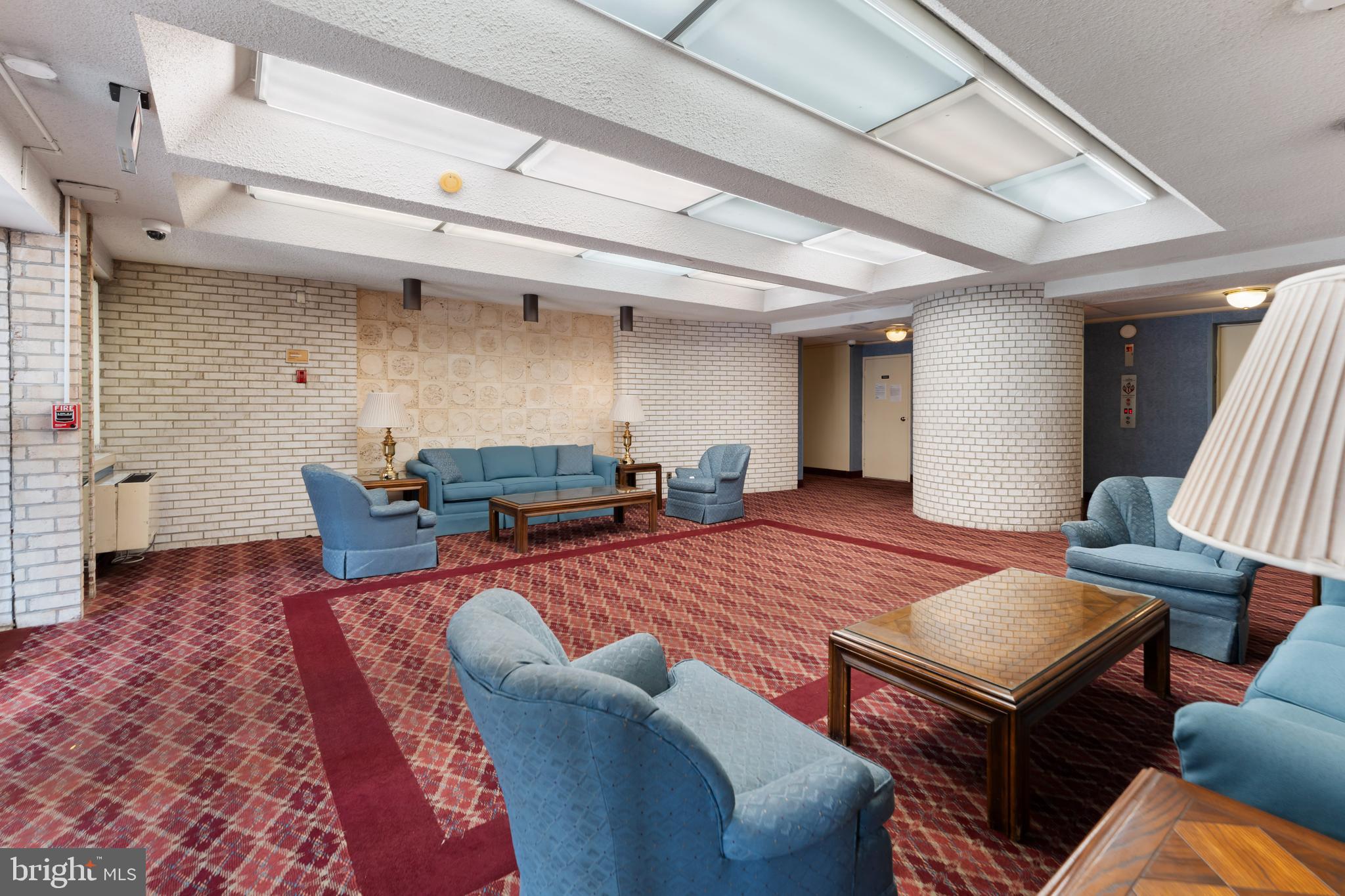 COLUMBIA TOWERS - Residential