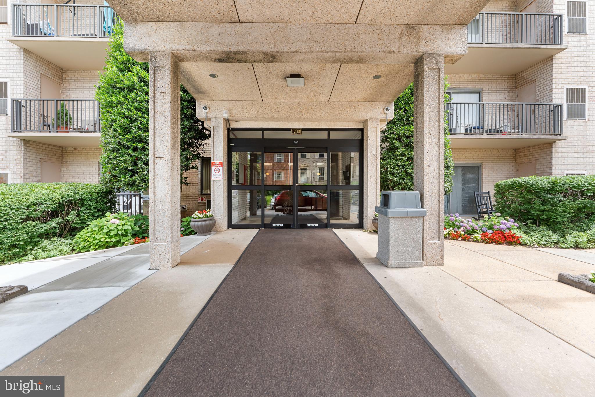 COLUMBIA TOWERS - Residential