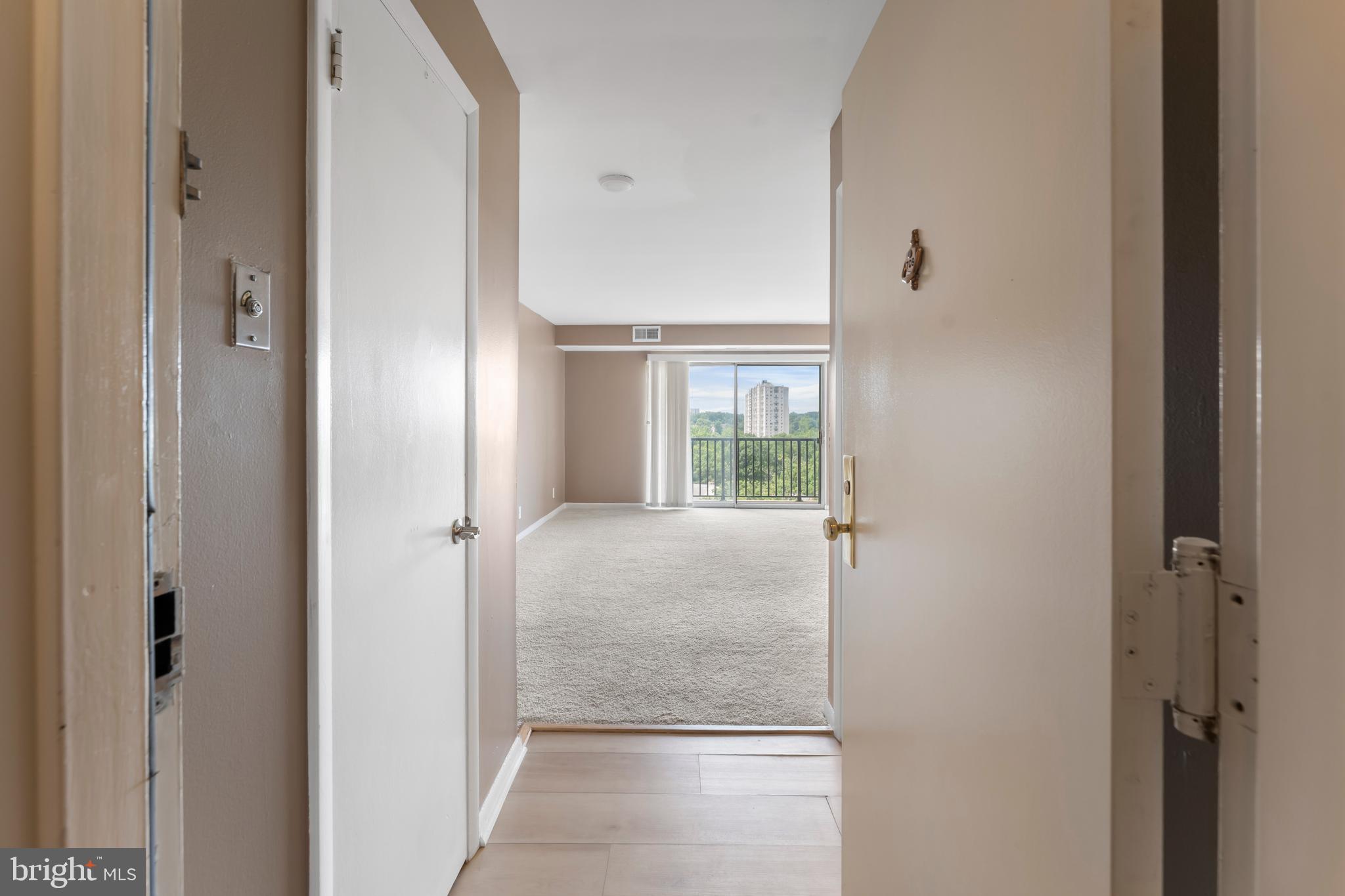 COLUMBIA TOWERS - Residential