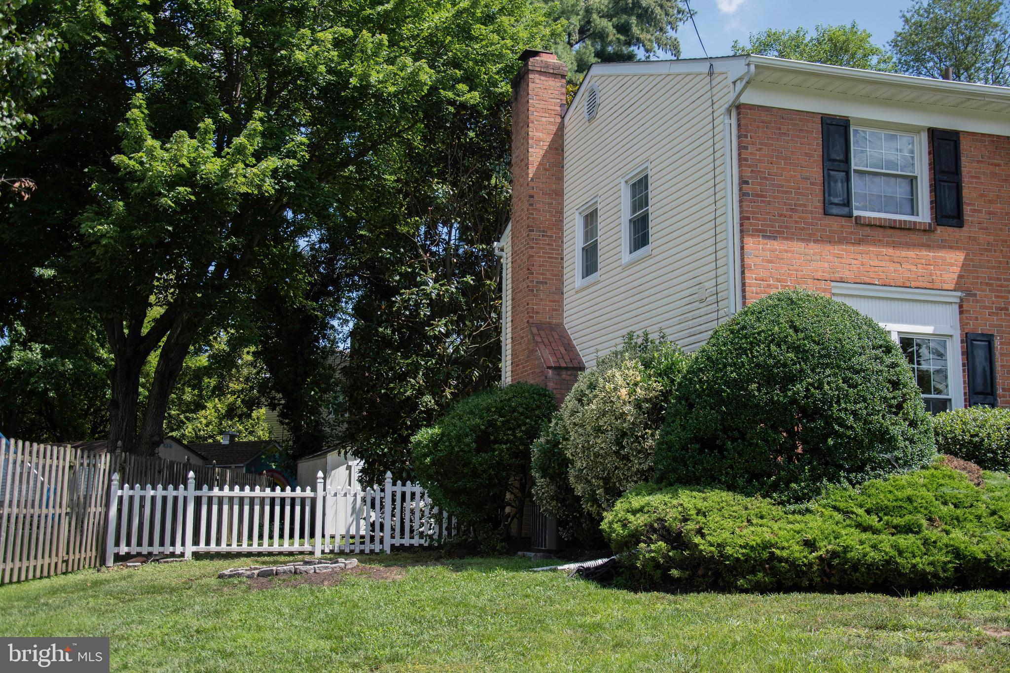 2802 WATERFORD DRIVE