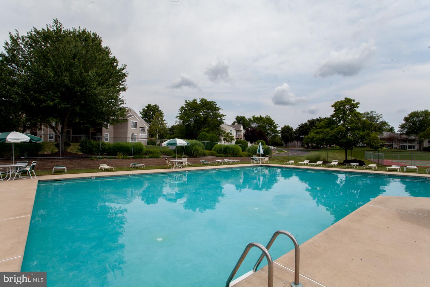 VILLAGE SHIRES - Residential