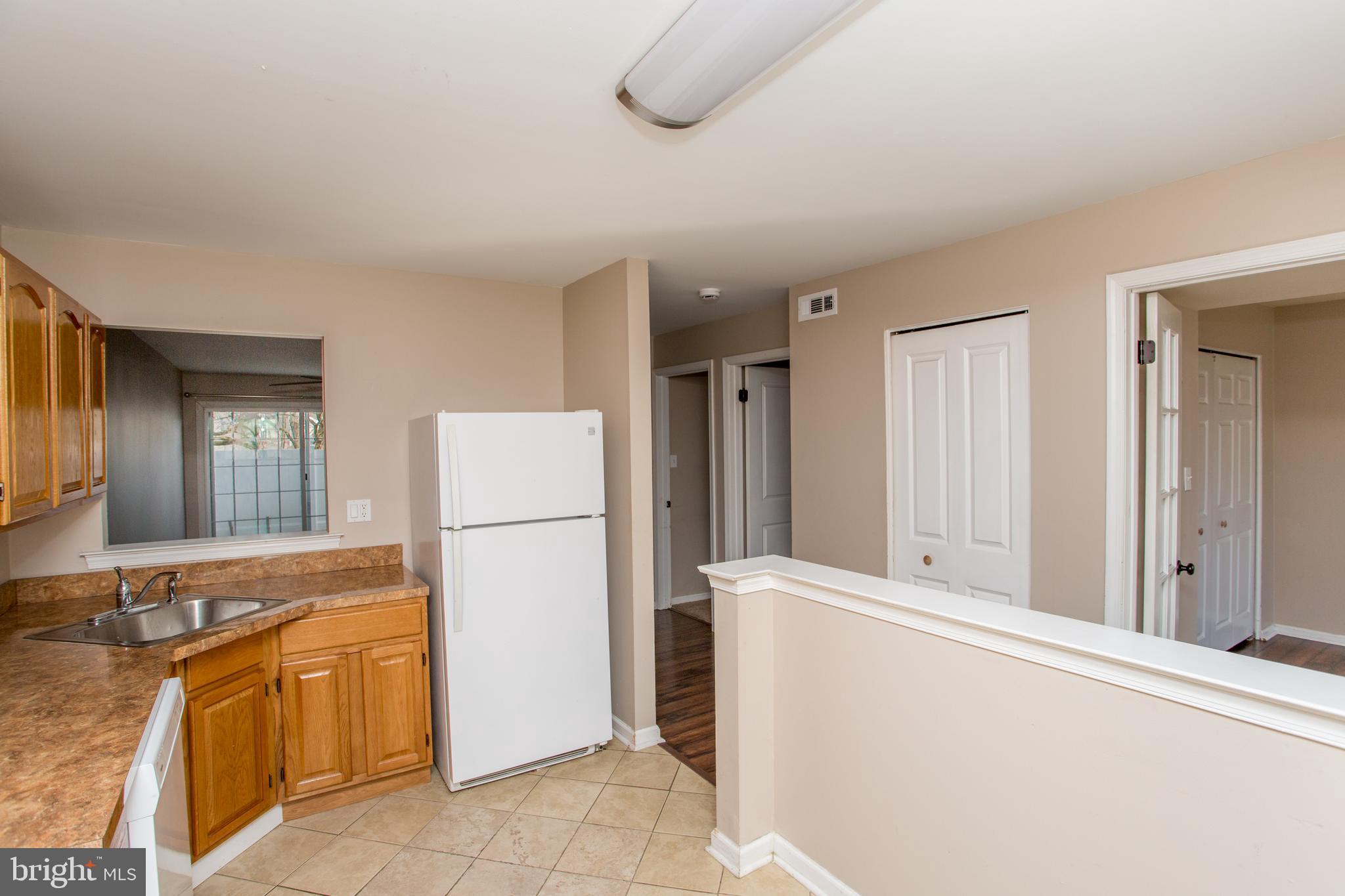 VILLAGE SHIRES - Residential