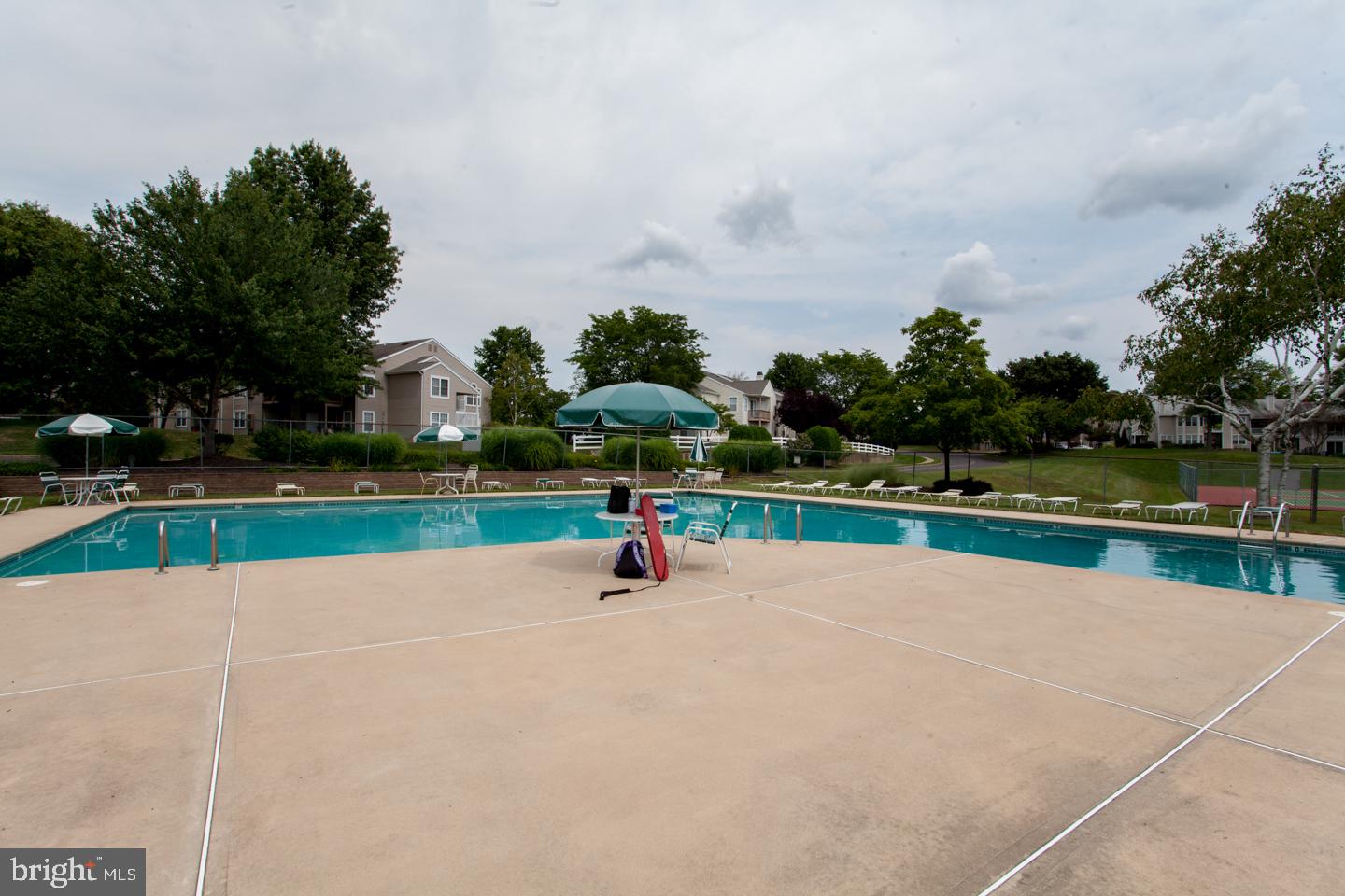 VILLAGE SHIRES - Residential