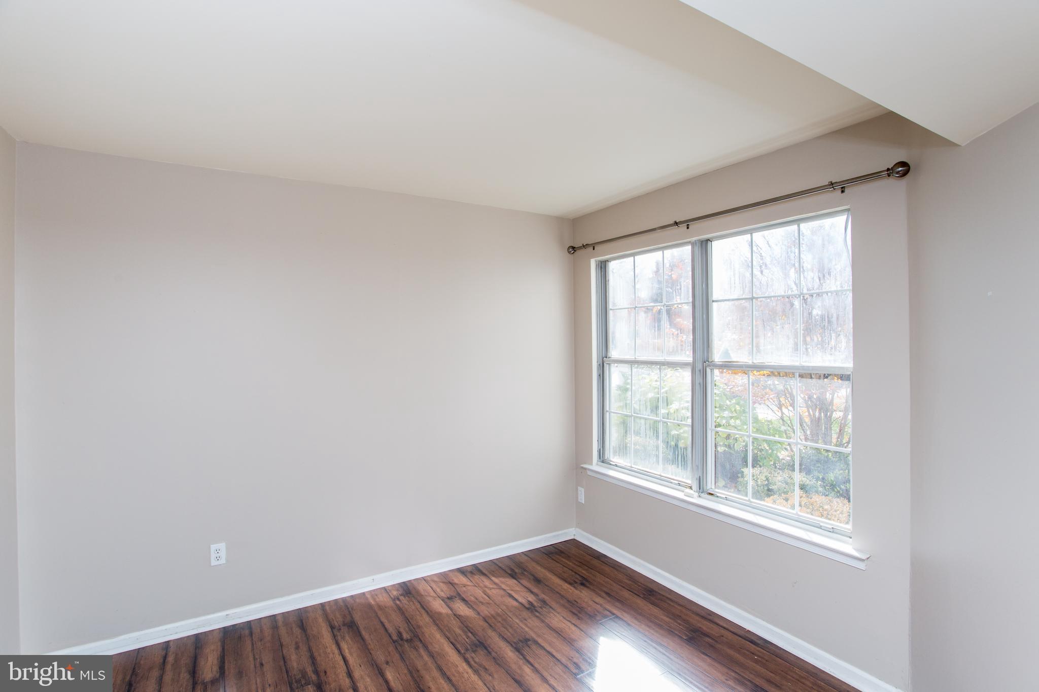 VILLAGE SHIRES - Residential