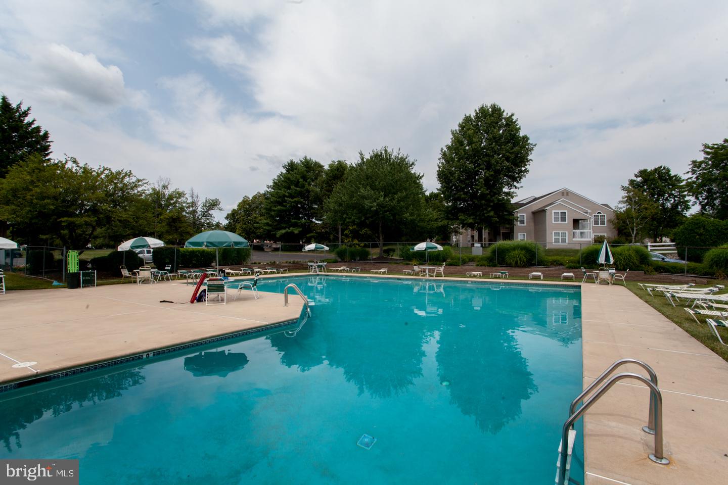 VILLAGE SHIRES - Residential