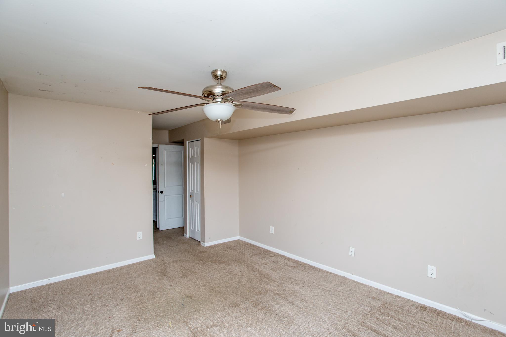 VILLAGE SHIRES - Residential