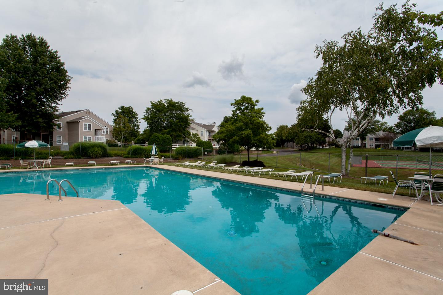 VILLAGE SHIRES - Residential