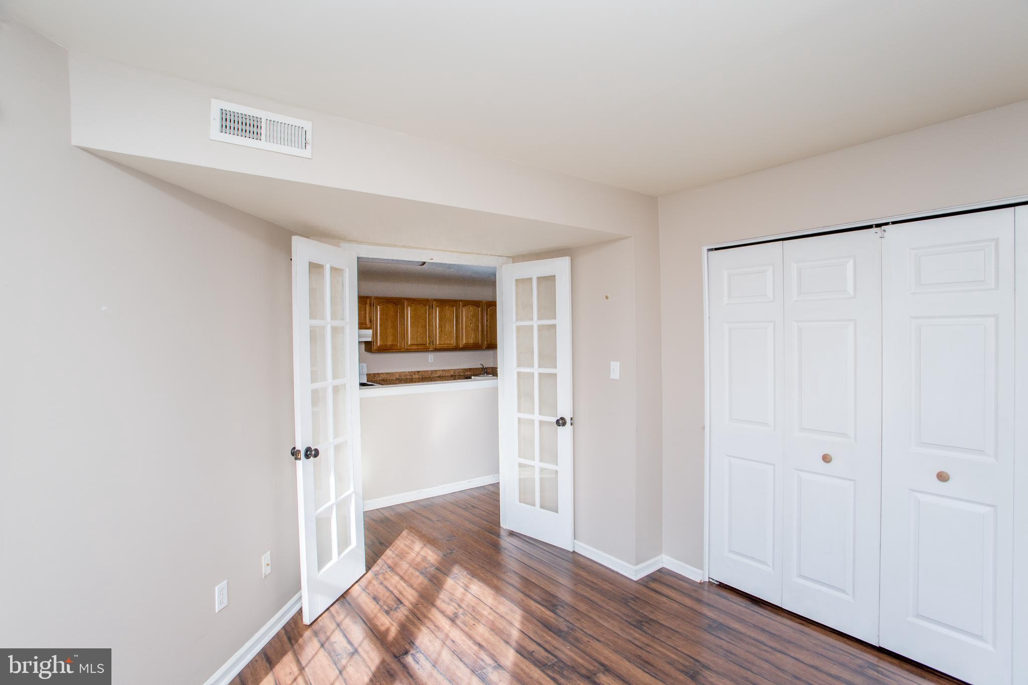 VILLAGE SHIRES - Residential