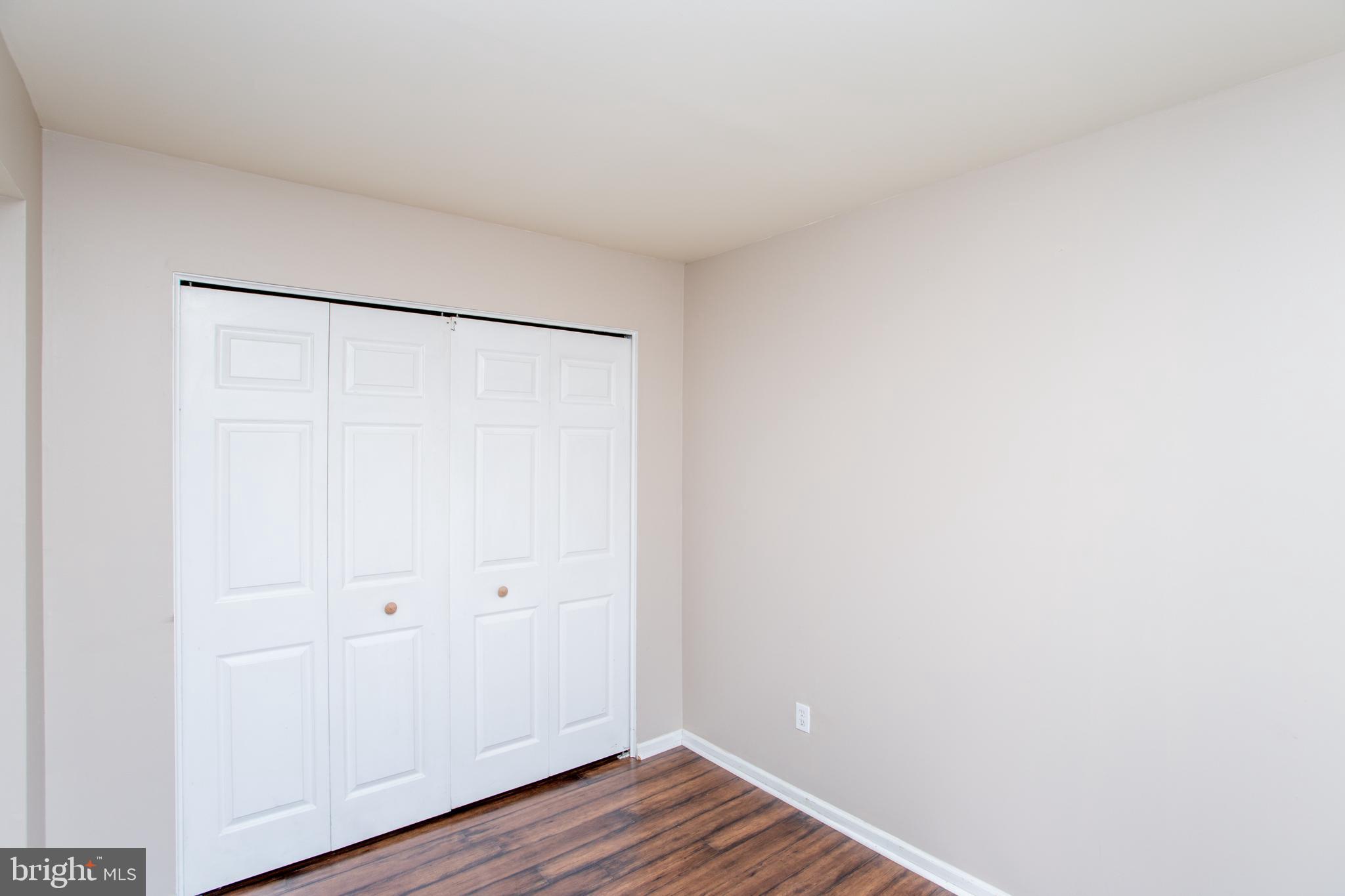 VILLAGE SHIRES - Residential