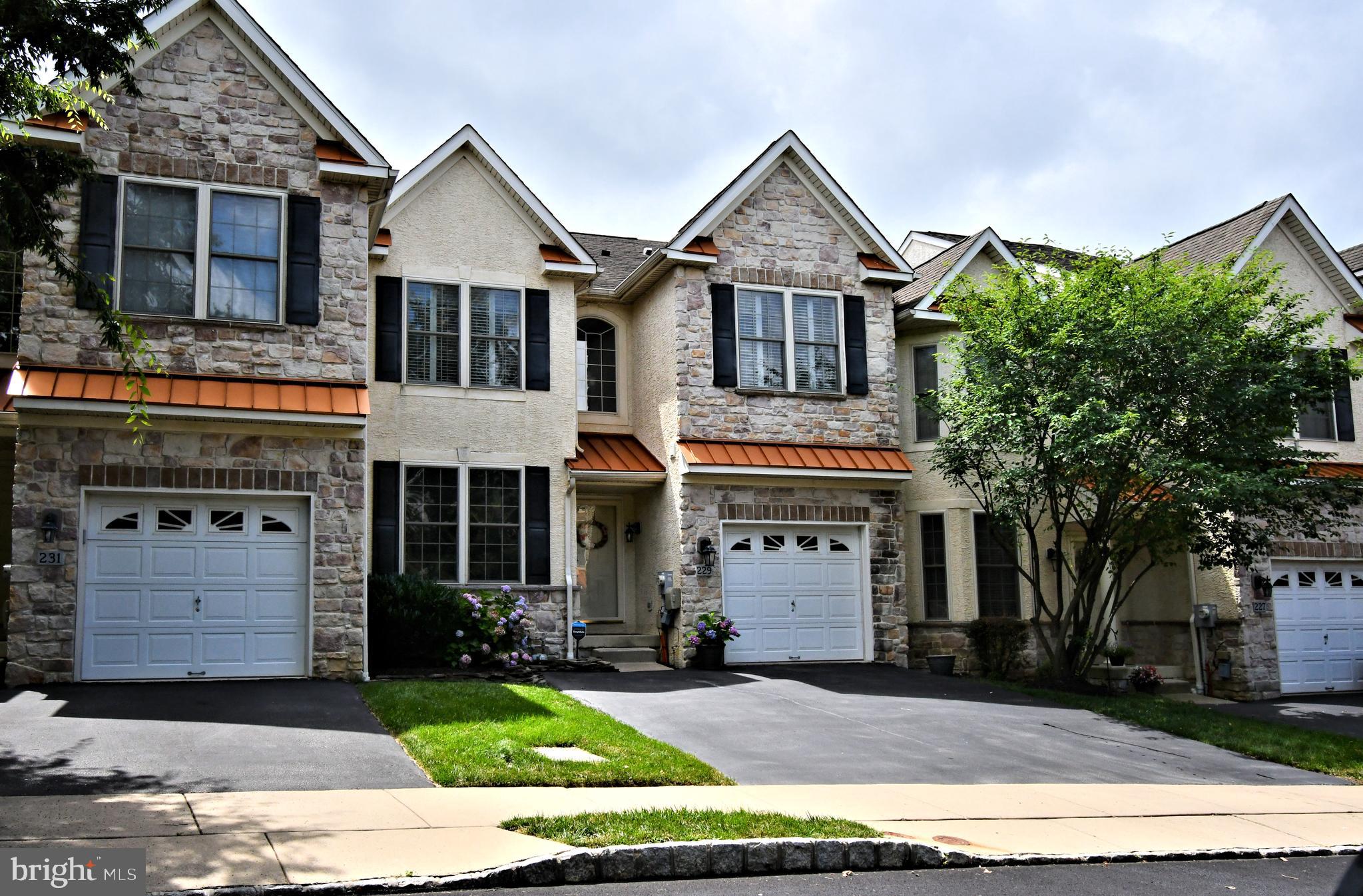 229 BAREFIELD LANE